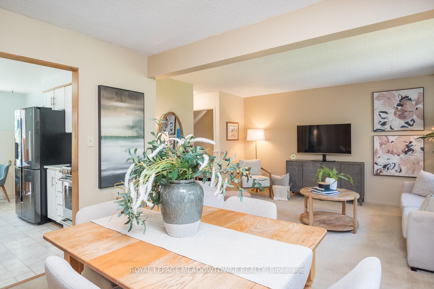 889 Morley Avenue photo 12