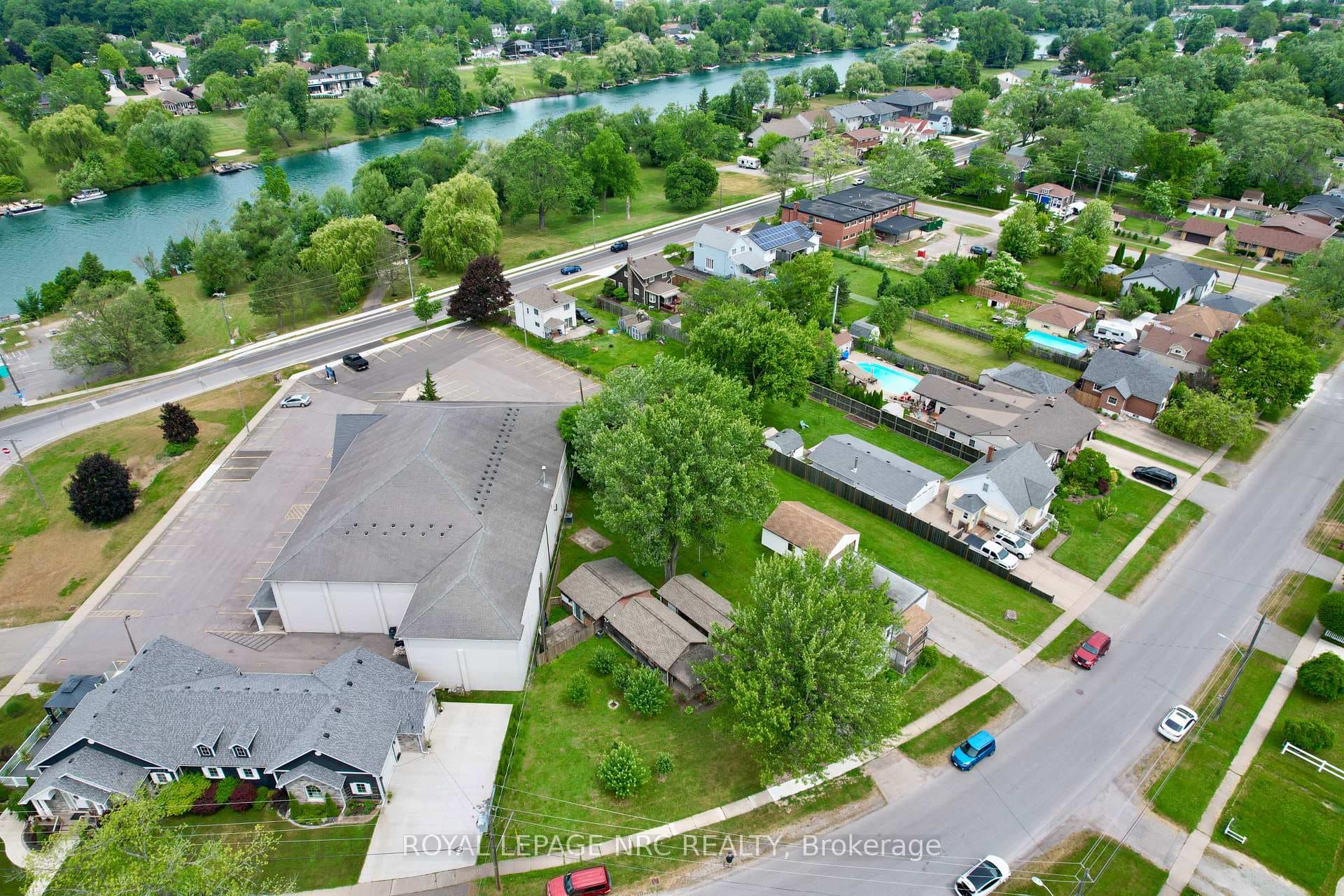 4149 Welland Street photo 21
