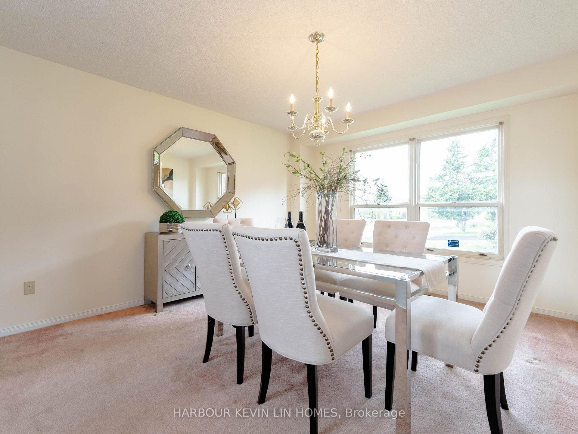 95 Castleridge Drive photo 10