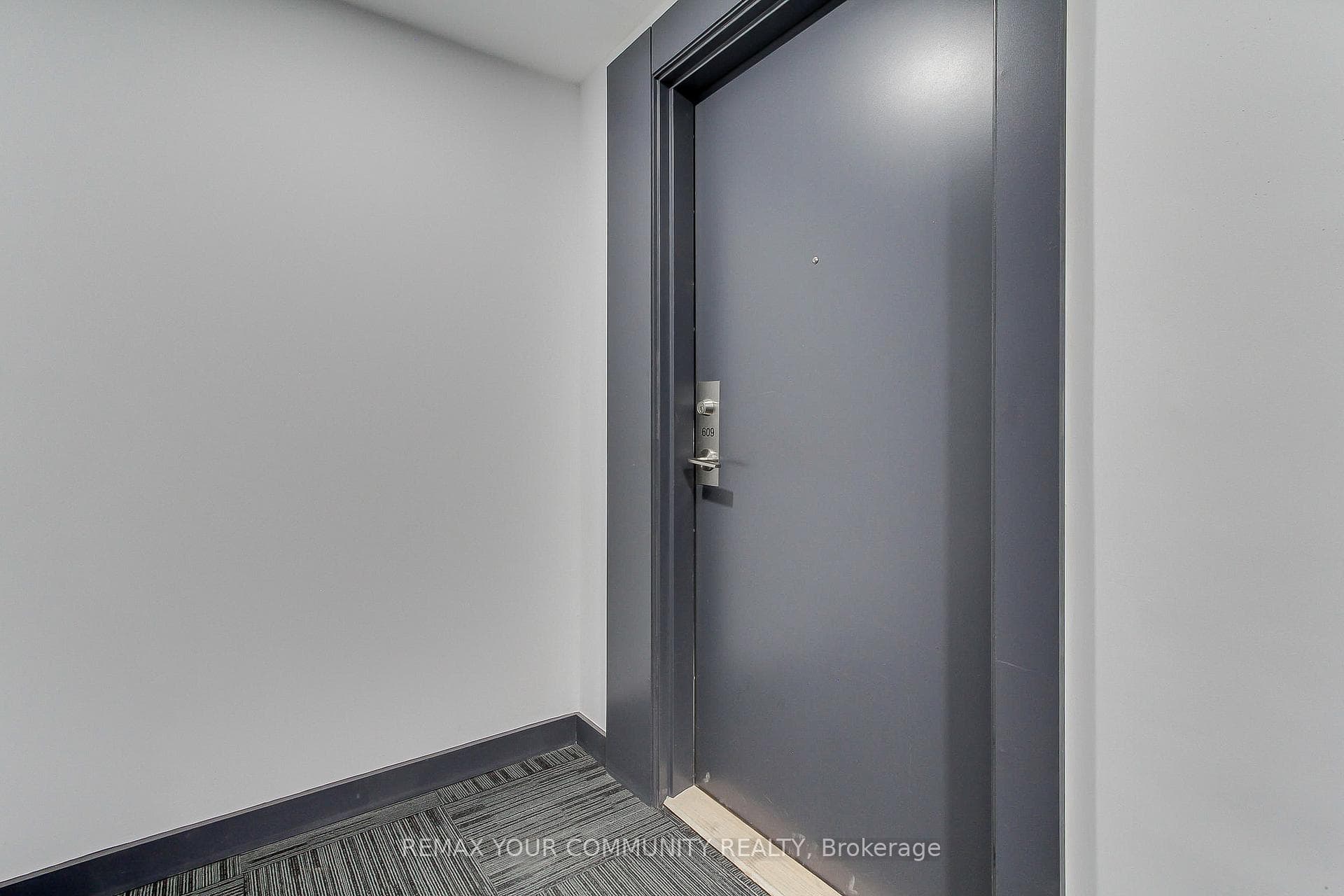 3237 Bayview Avenue Unit 609 photo 4