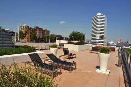 111 Elizabeth Street Unit 810 photo 22