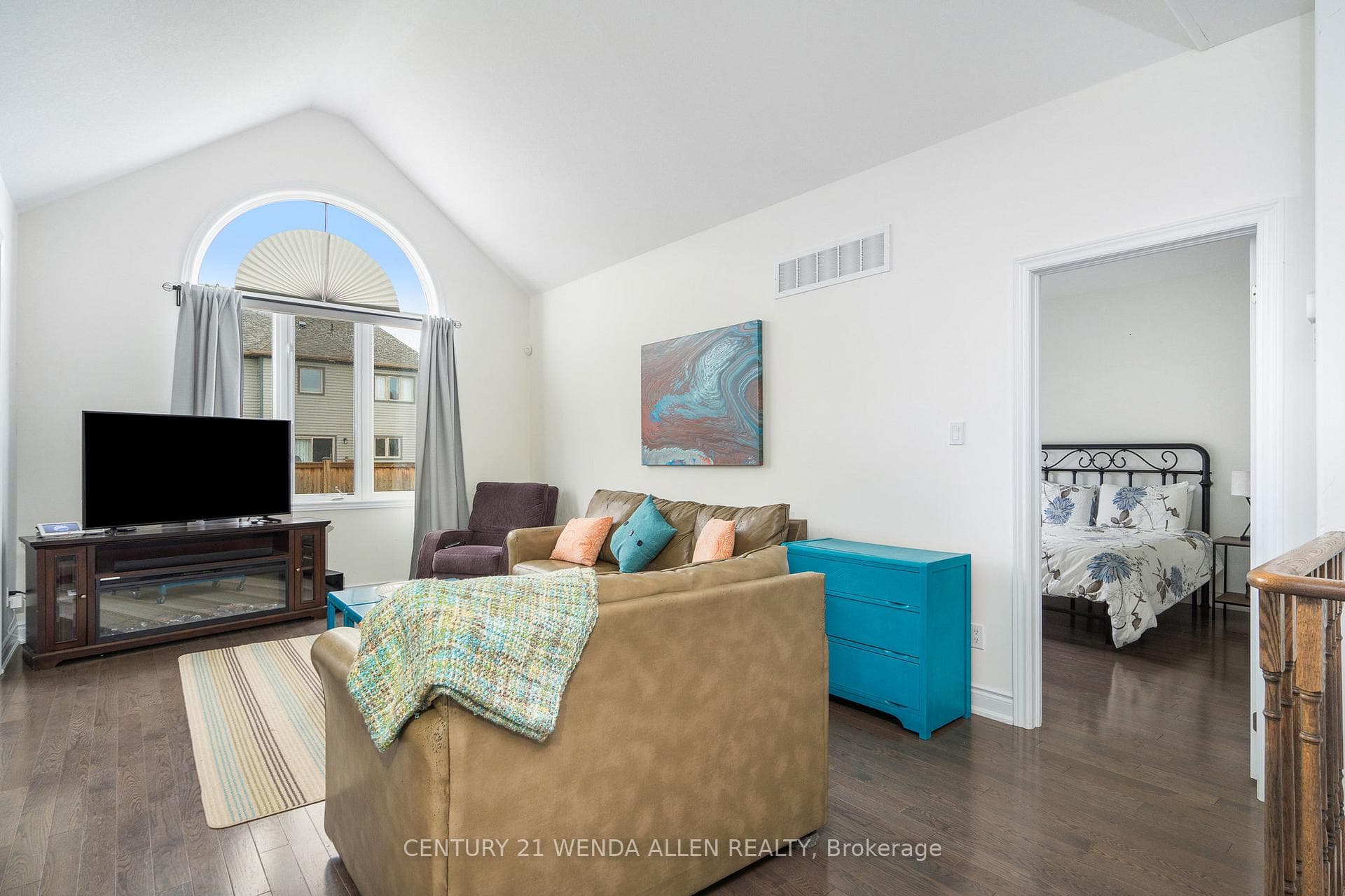 54 Hughes Street photo 10