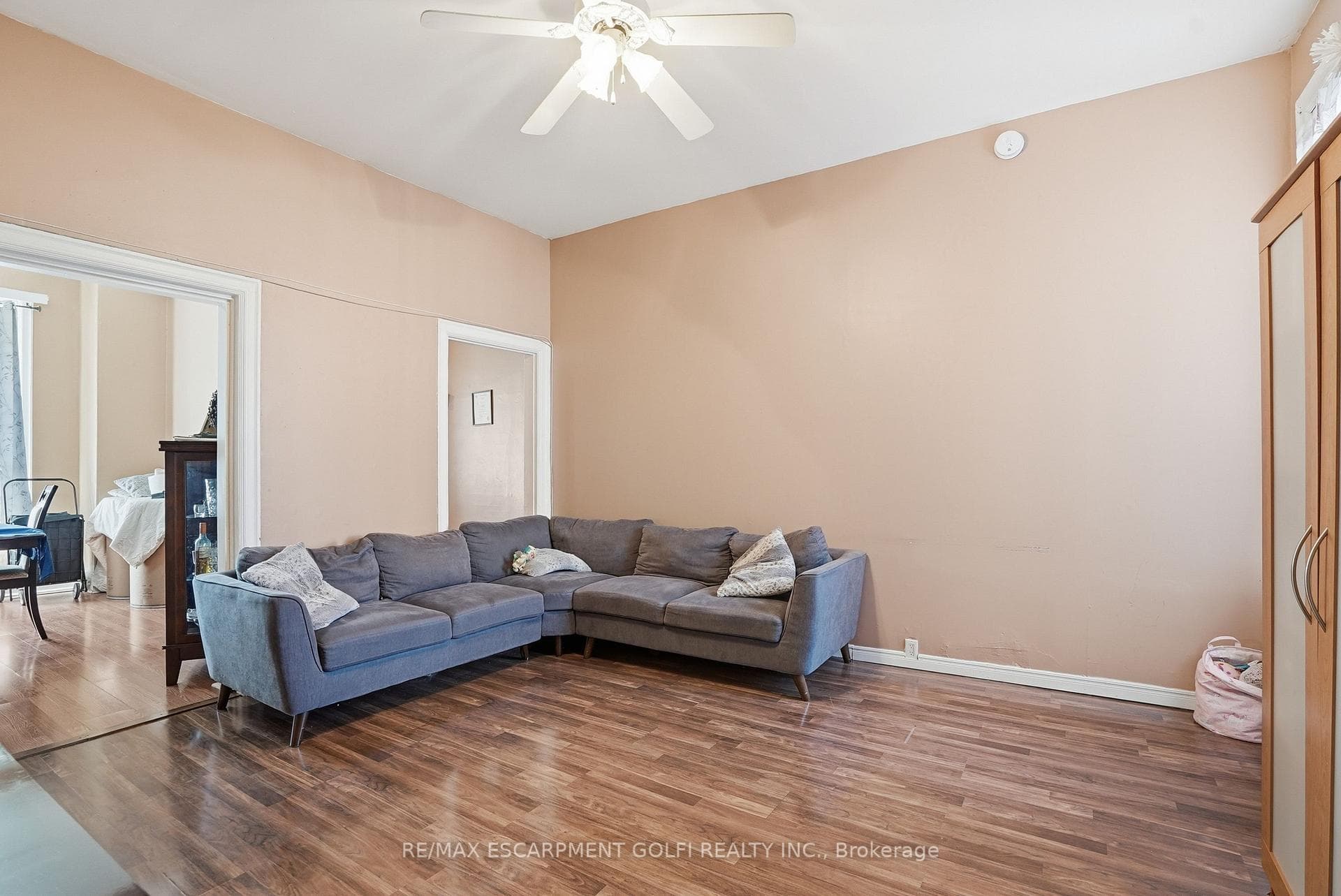 211 West Avenue photo 4