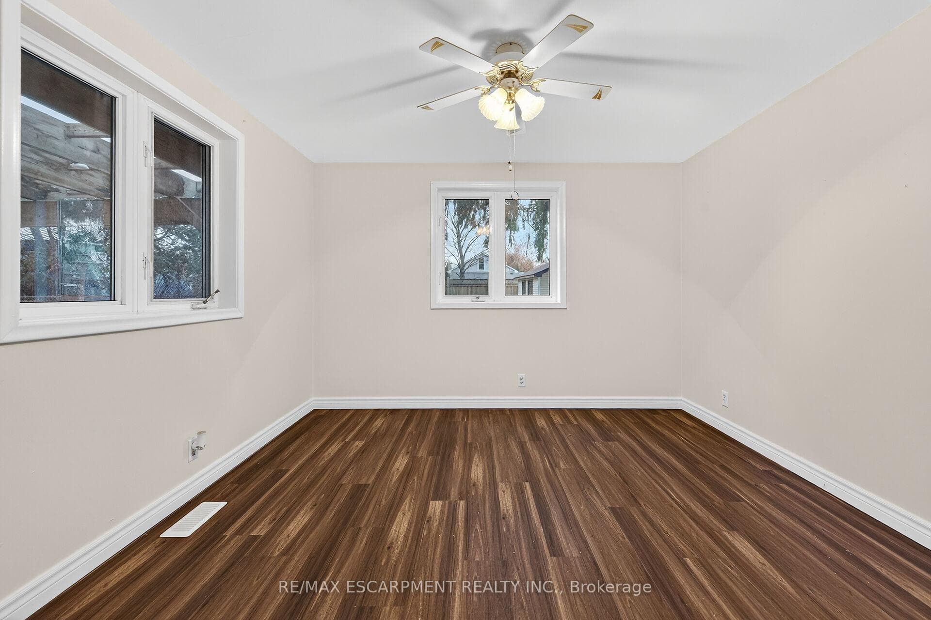 17 Oneida Street photo 20