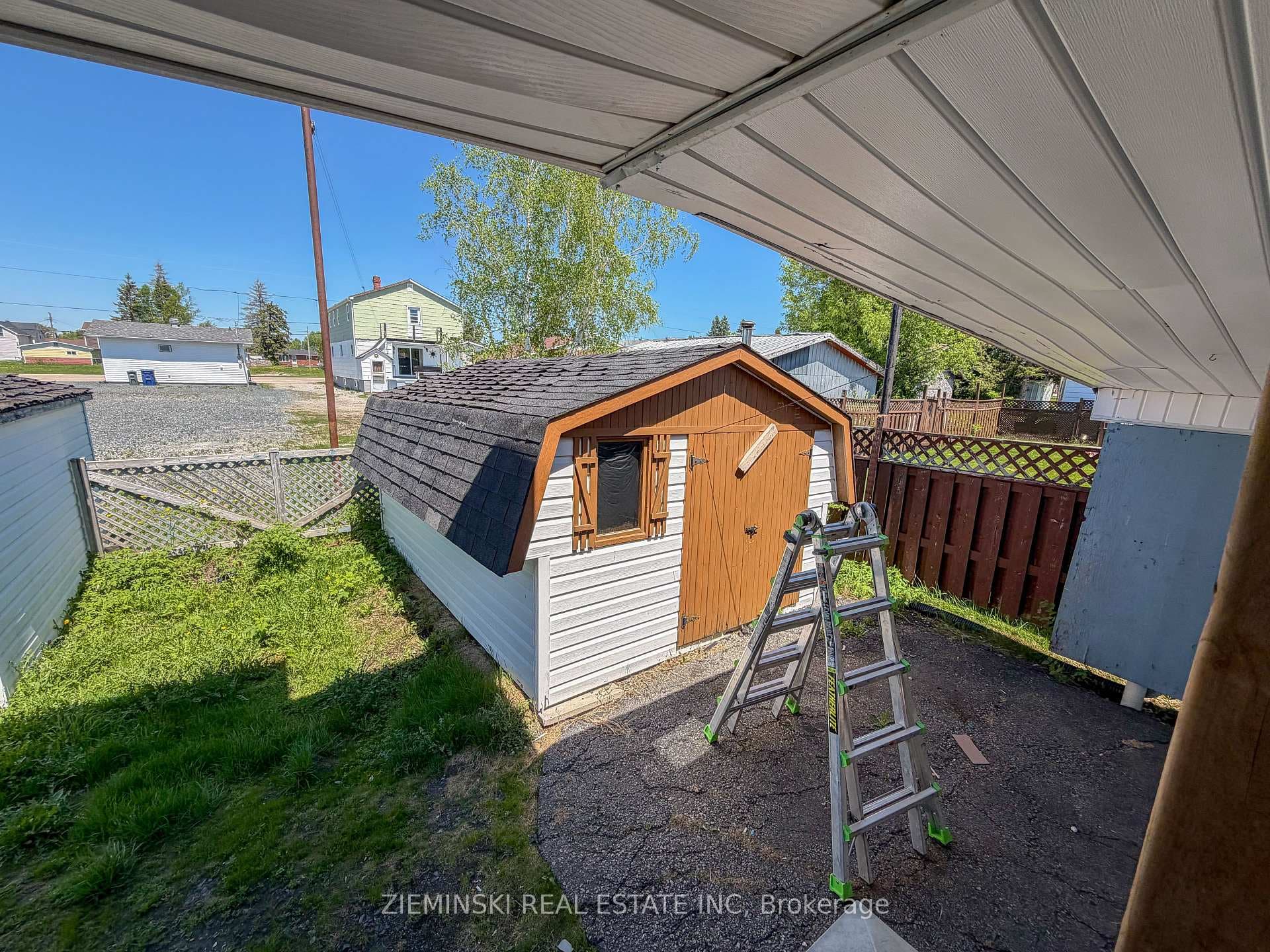 178 Bordeleau Street photo 17