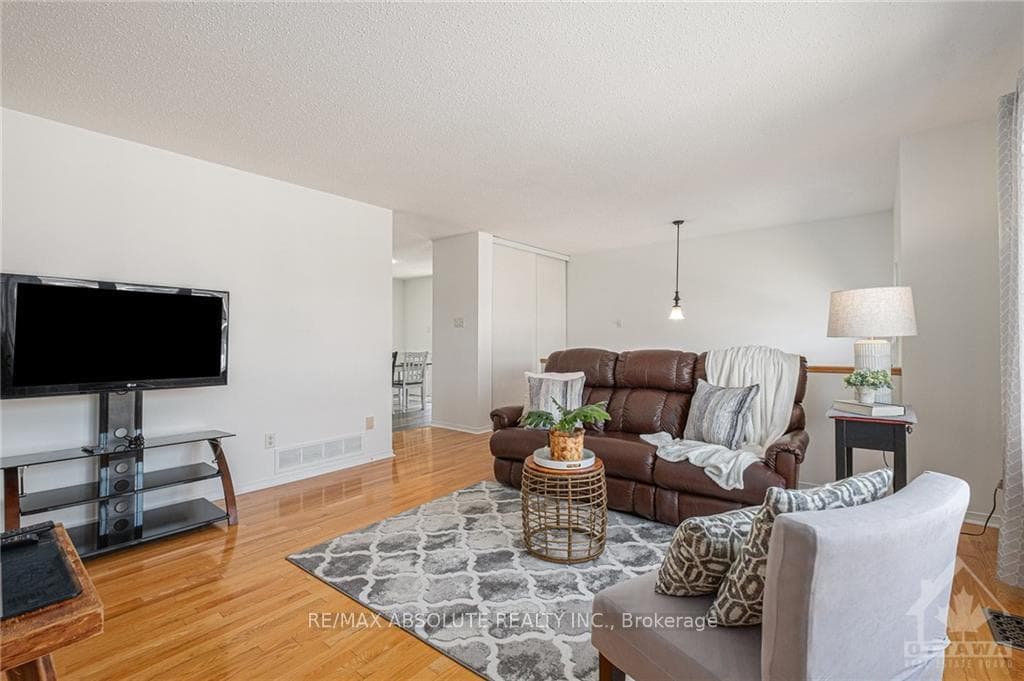 27 HUYCK Drive photo 4