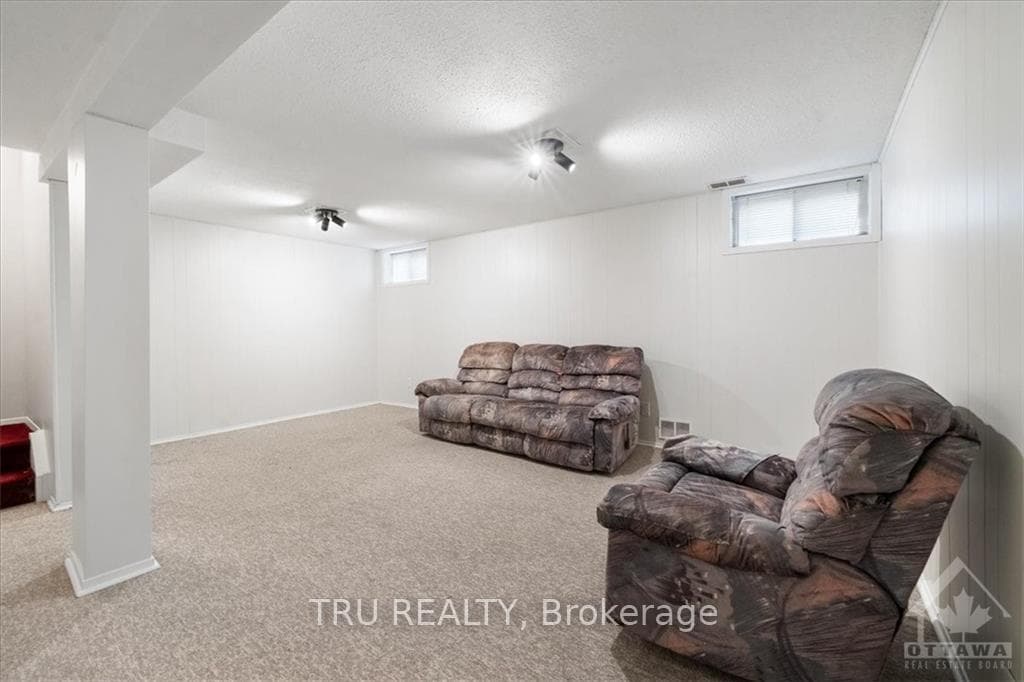 2270 COTTERS Crescent Unit 249 photo 16