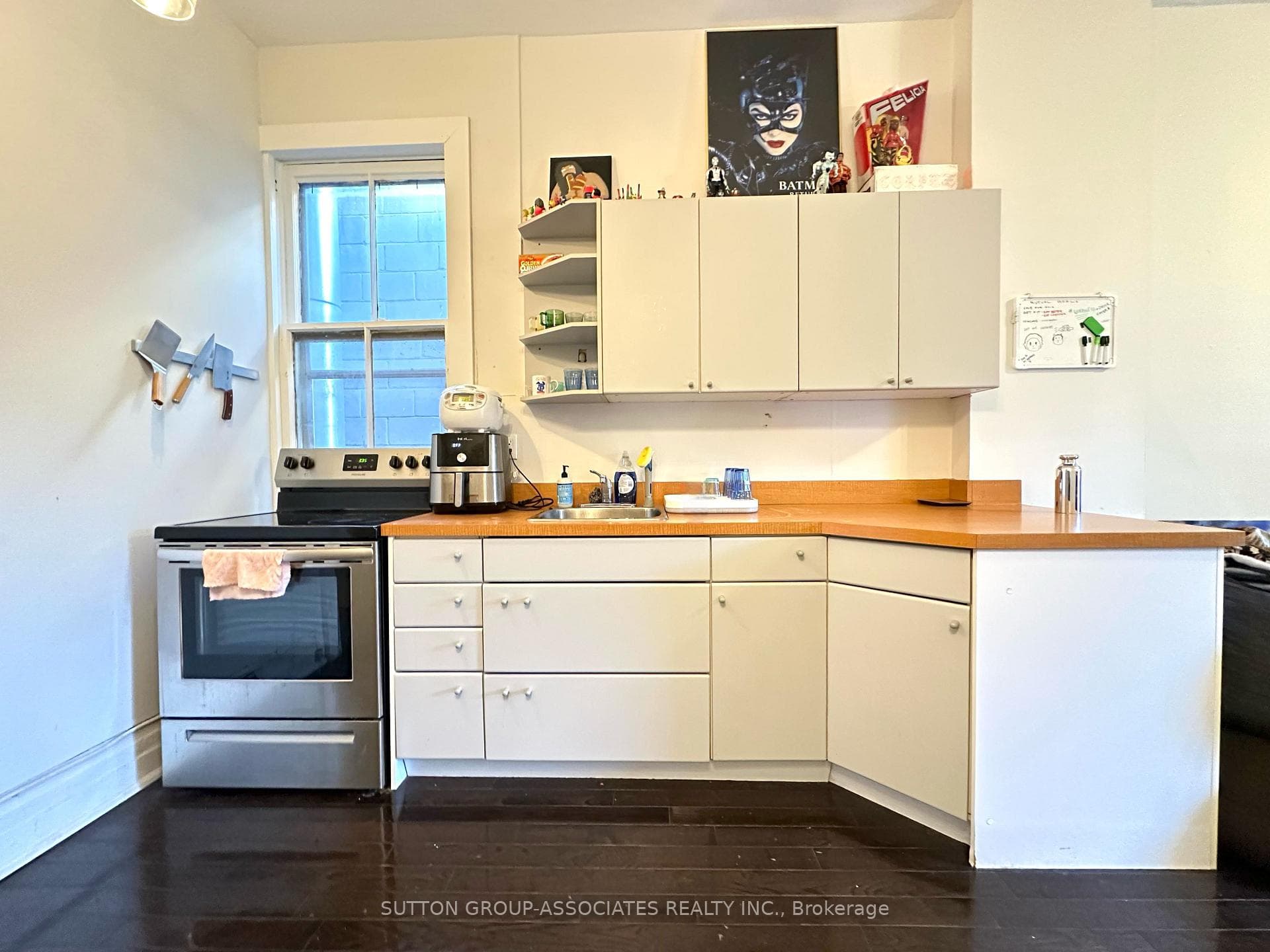 589 College Street Unit Upper photo 9