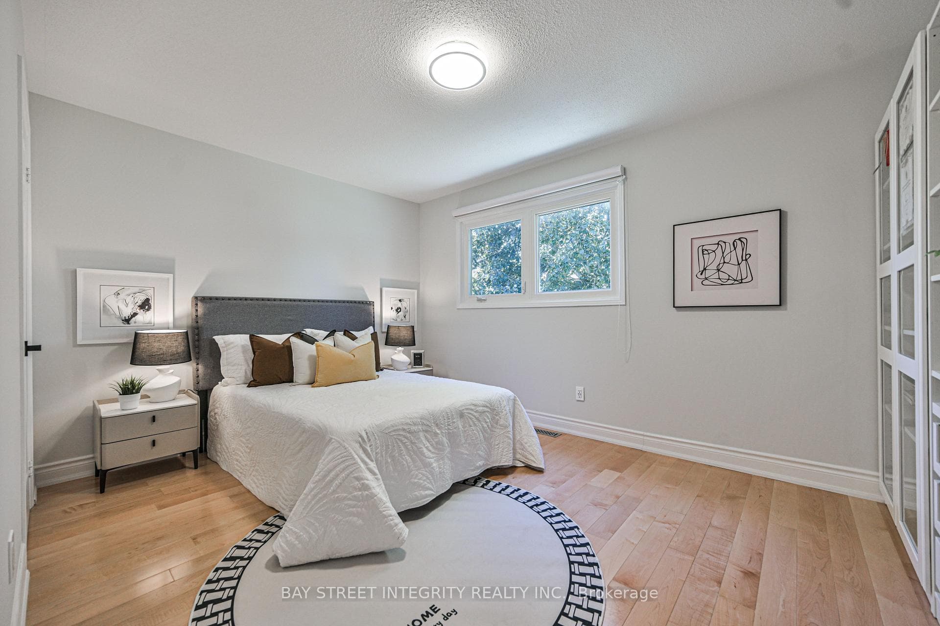 111 Michener Crescent photo 22