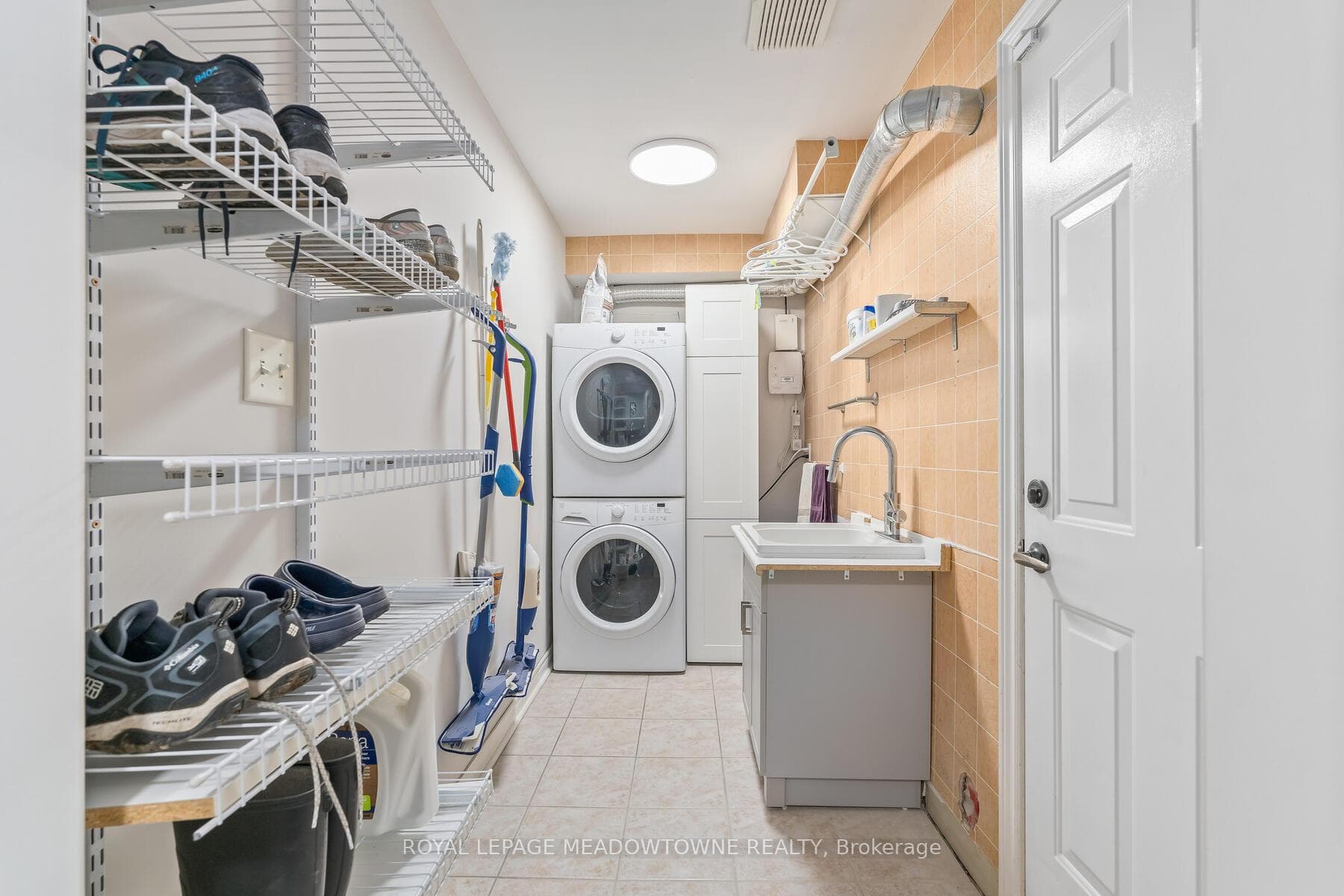 39 Mcclure Court photo 16