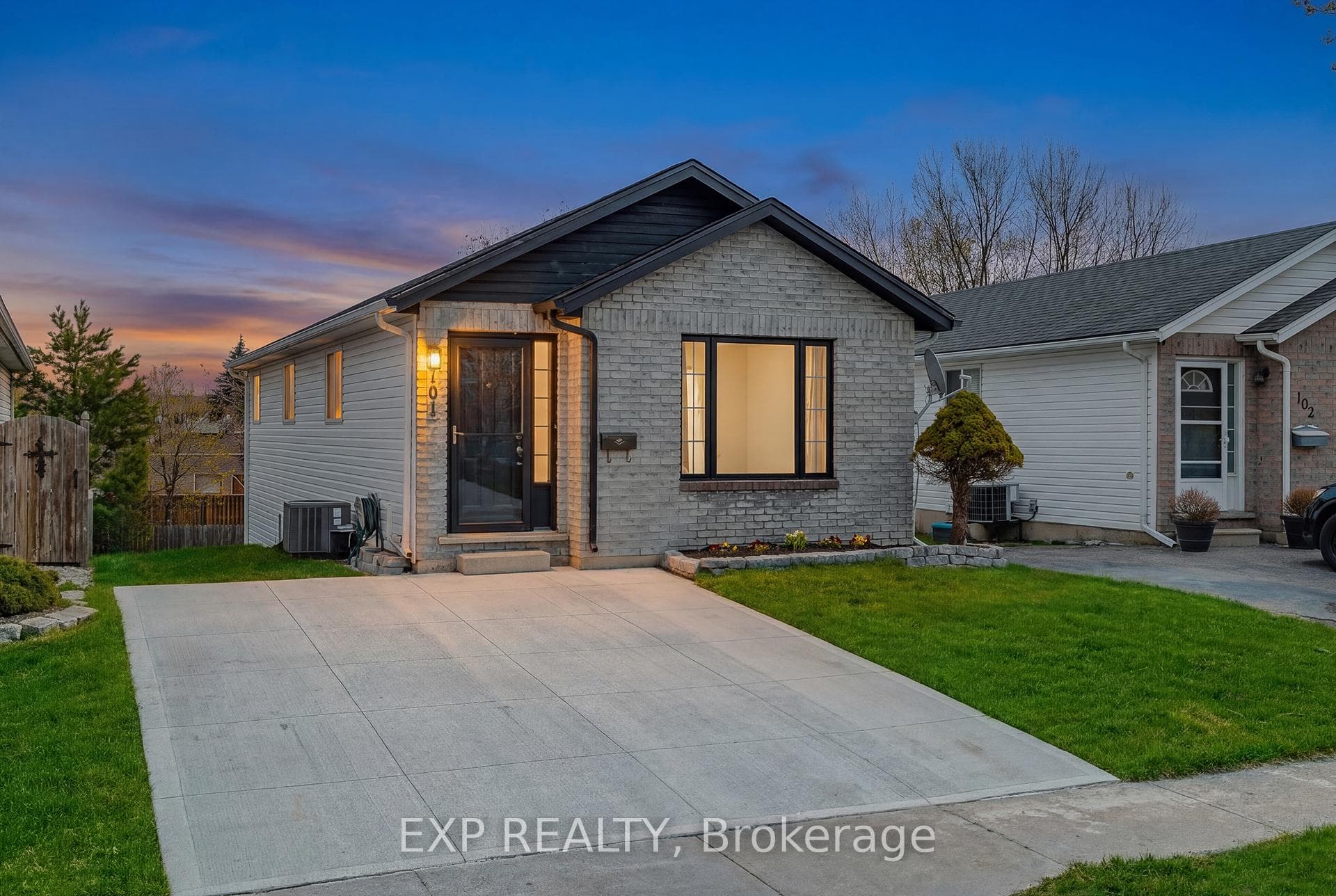 101 Anastasia Crescent photo 26