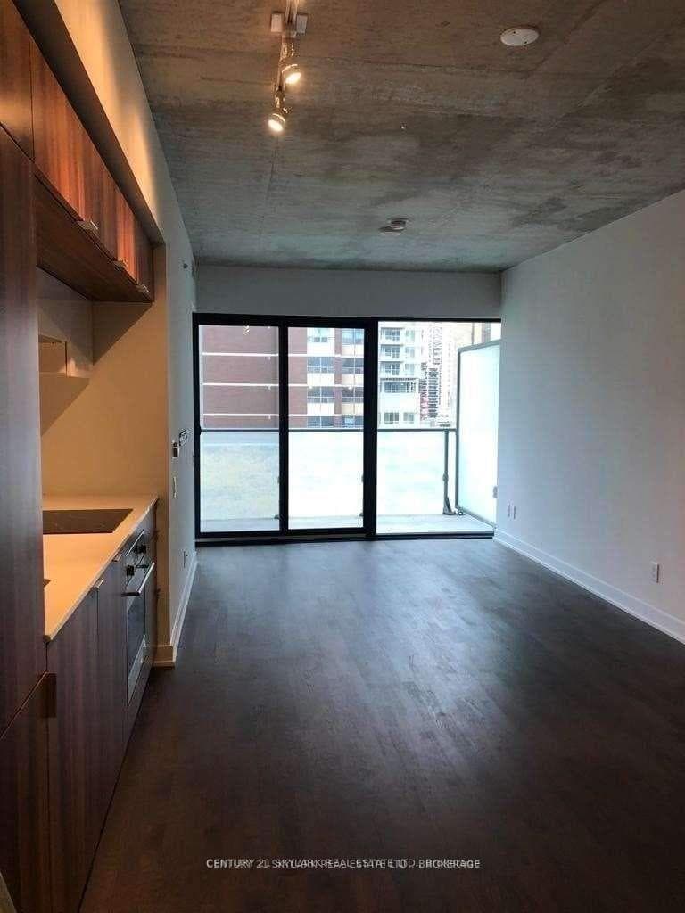 185 Roehampton Avenue Unit 505 photo 5