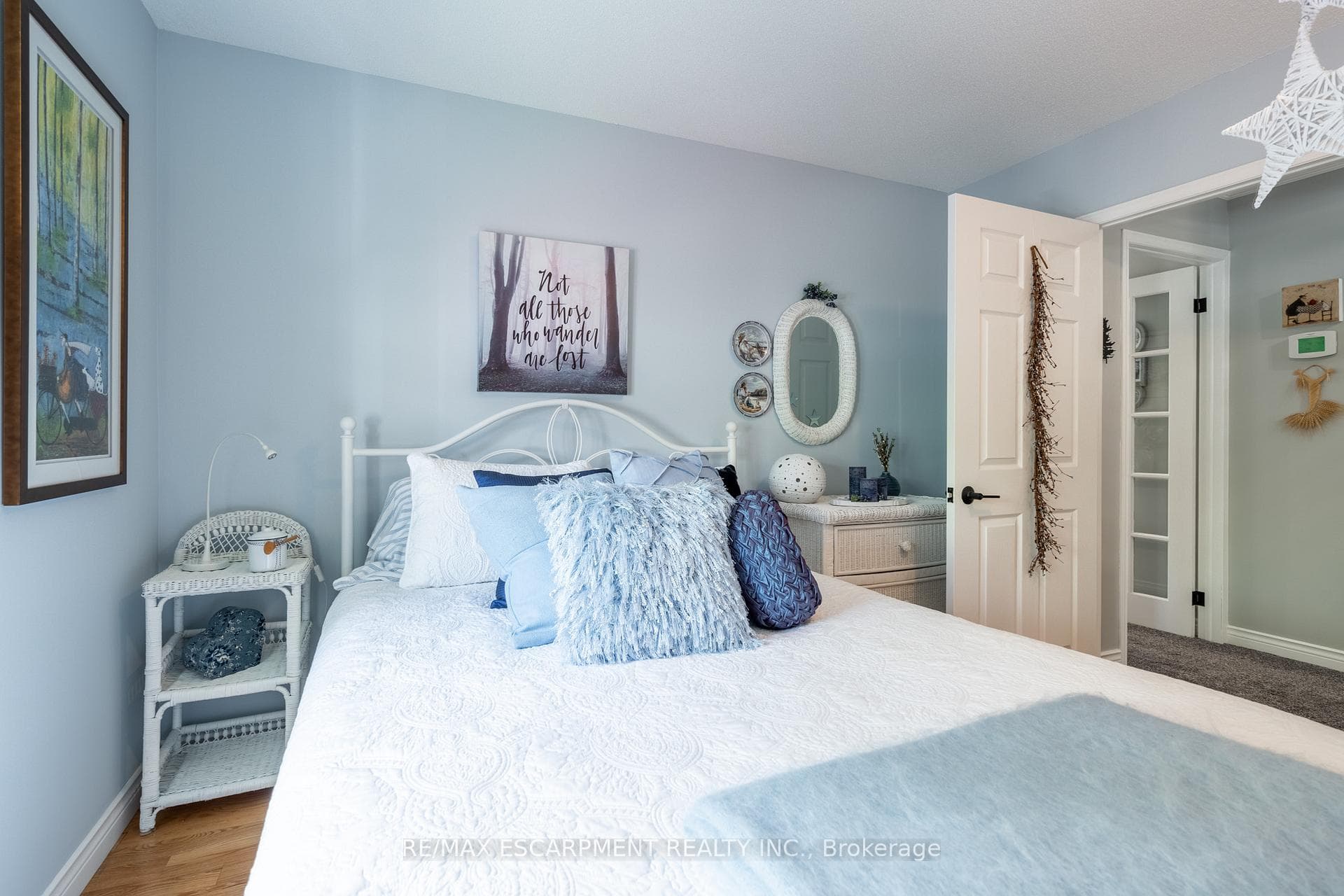 63 FORESTGATE Drive photo 24