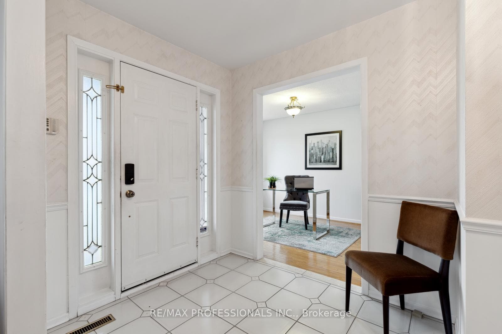 85 Thicket Road photo 4