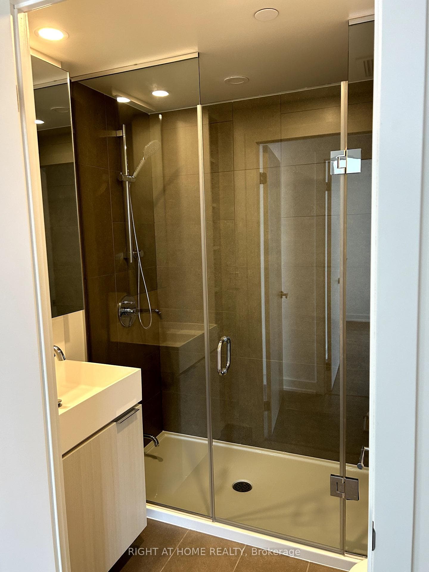 370 Martha Street Unit 1802 photo 13