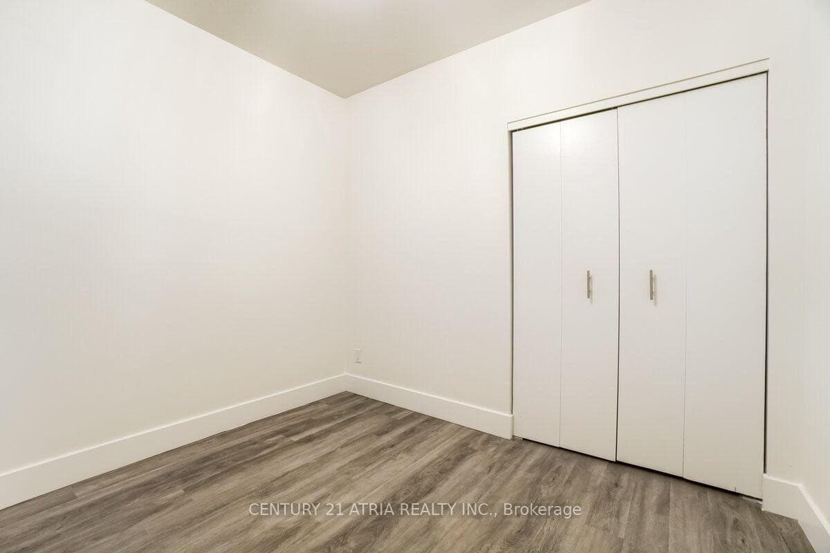 611 College Street Unit 2 photo 12