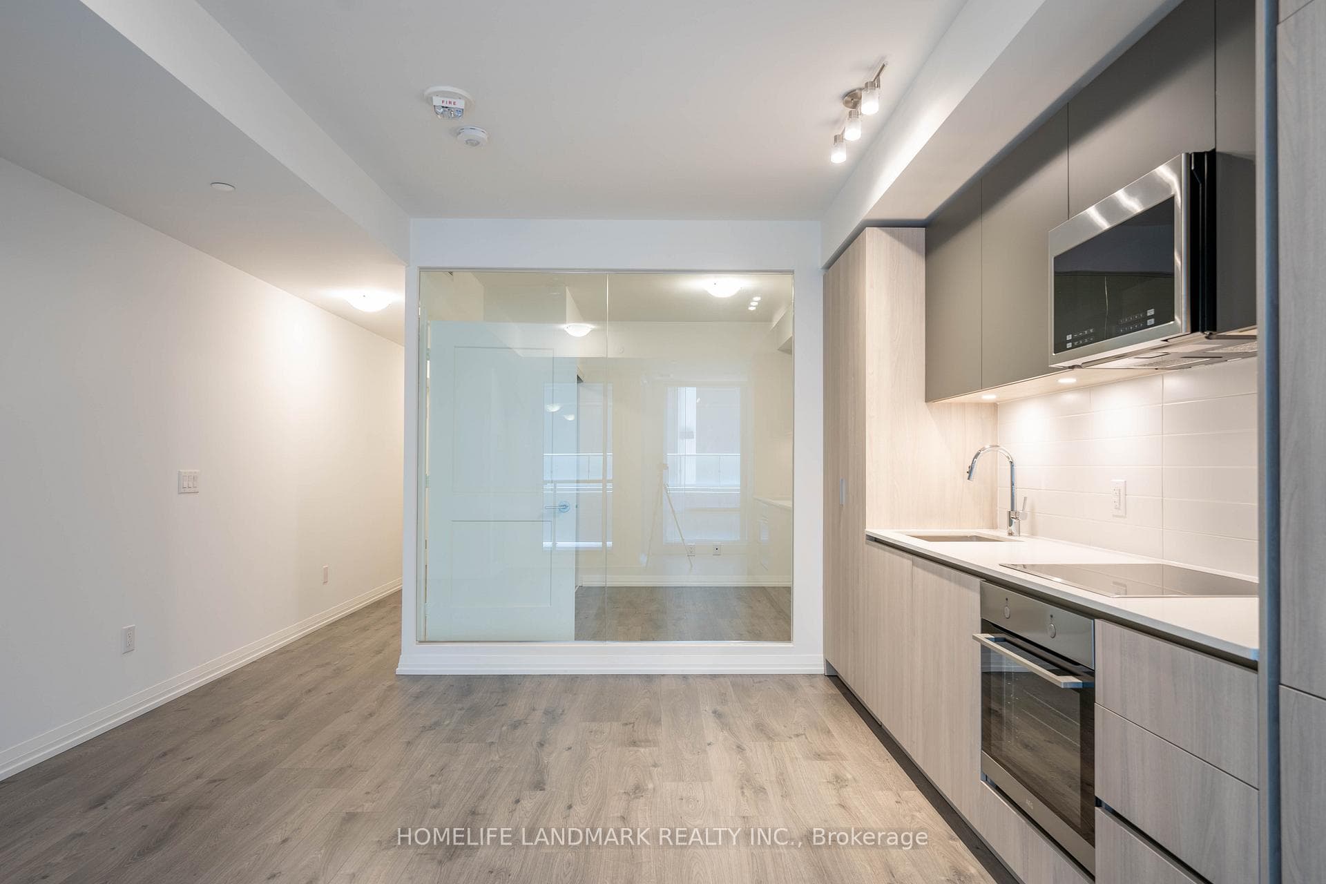 8 Widmer Street Unit 601 photo 15
