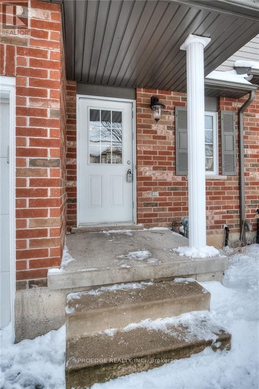 595 Goldthread Street photo 4