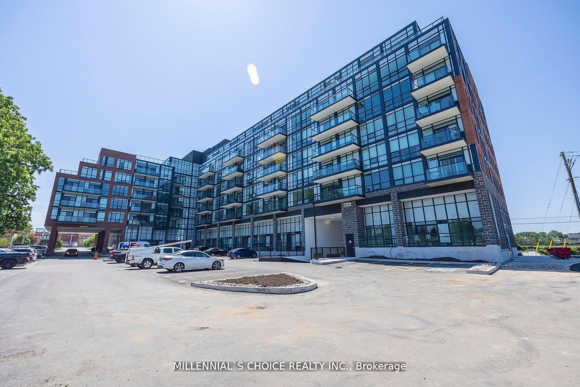 681 Yonge Street Unit 304 photo 2