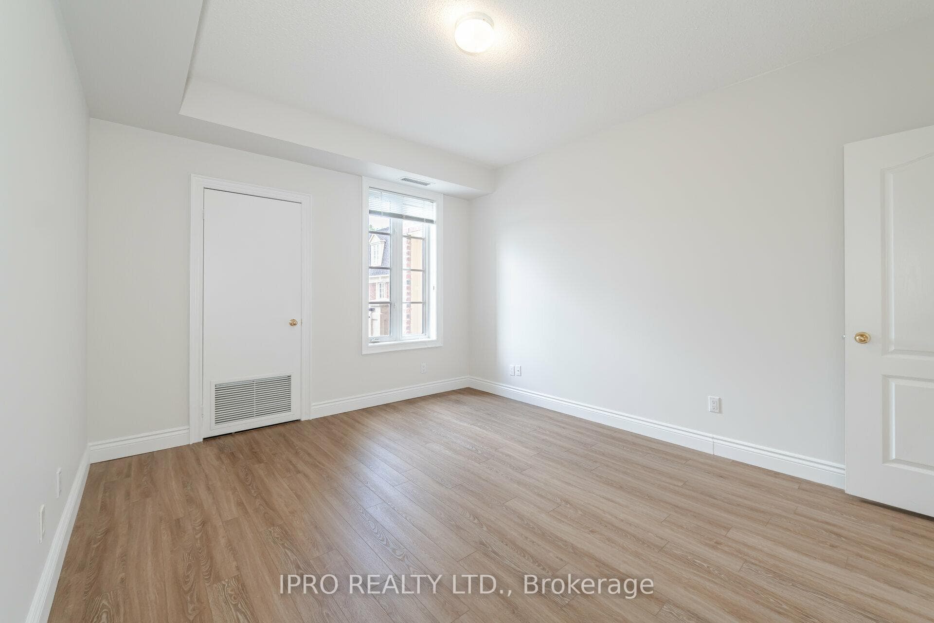 3351 Cawthra Road Unit 321 photo 18