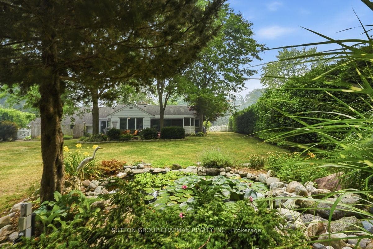 763 Oban Crescent photo 43