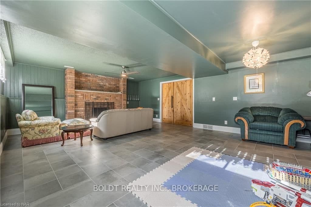 9 BRITTANY Court photo 11