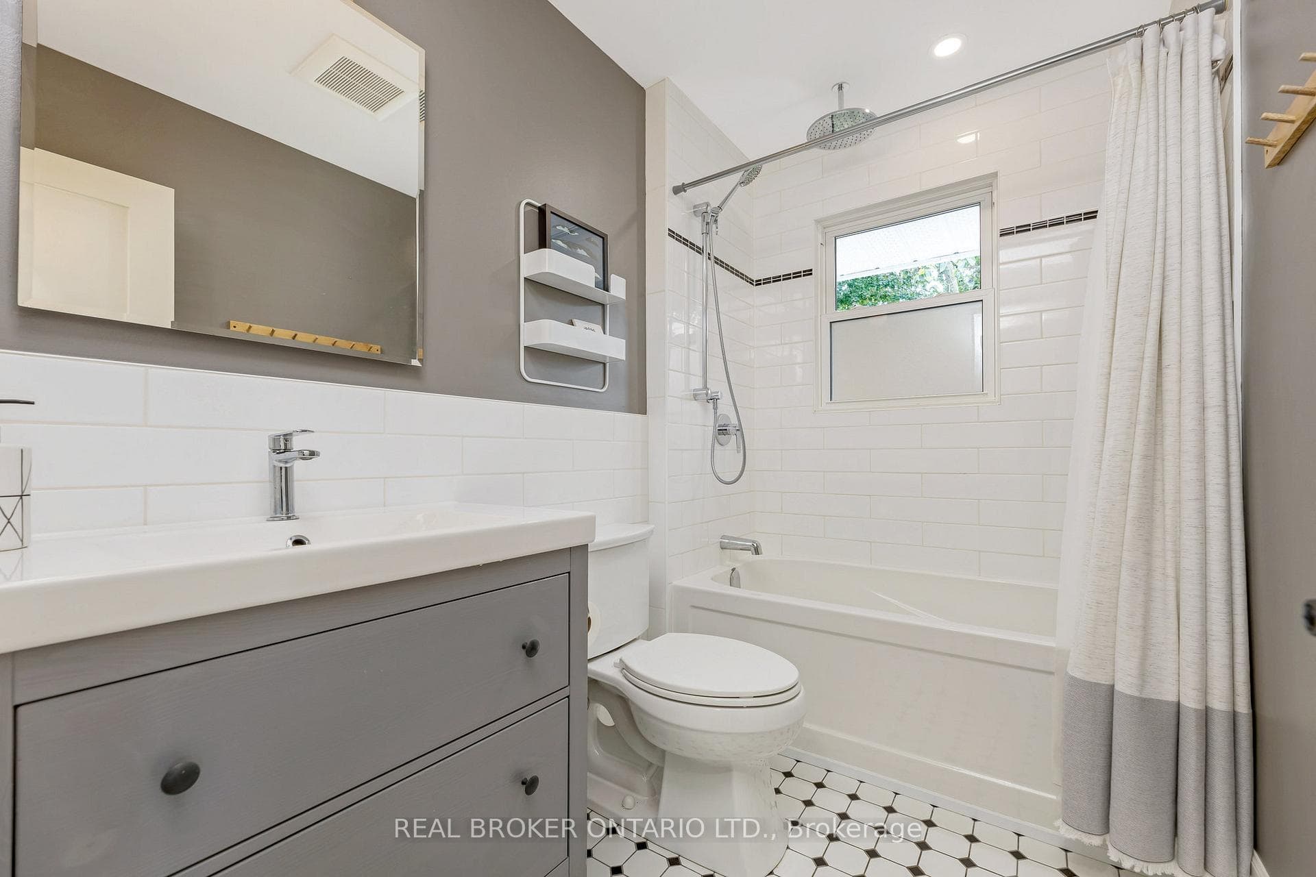 302 Kathleen Street photo 14