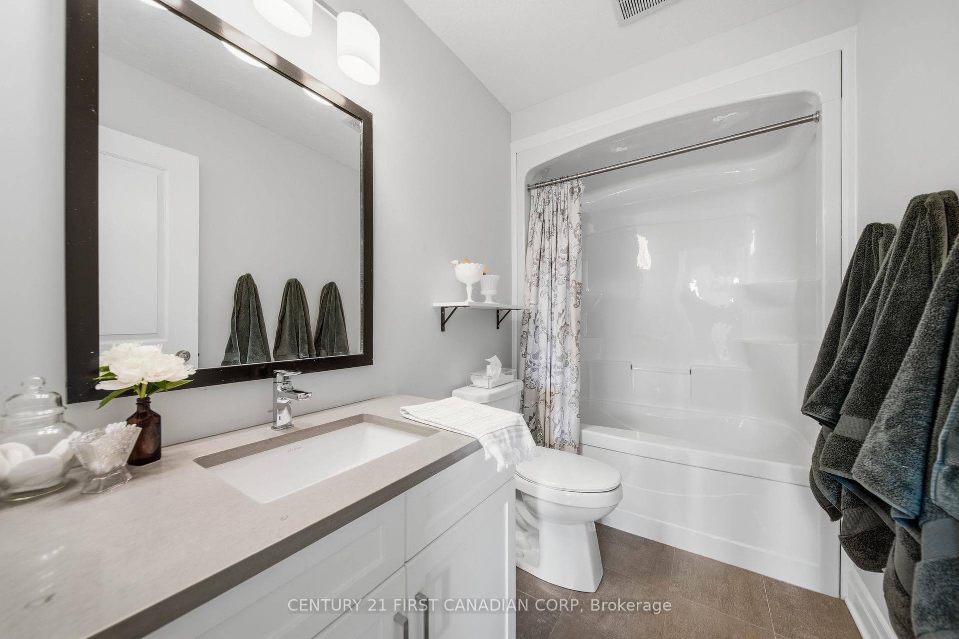 148 Gilmour Drive photo 25