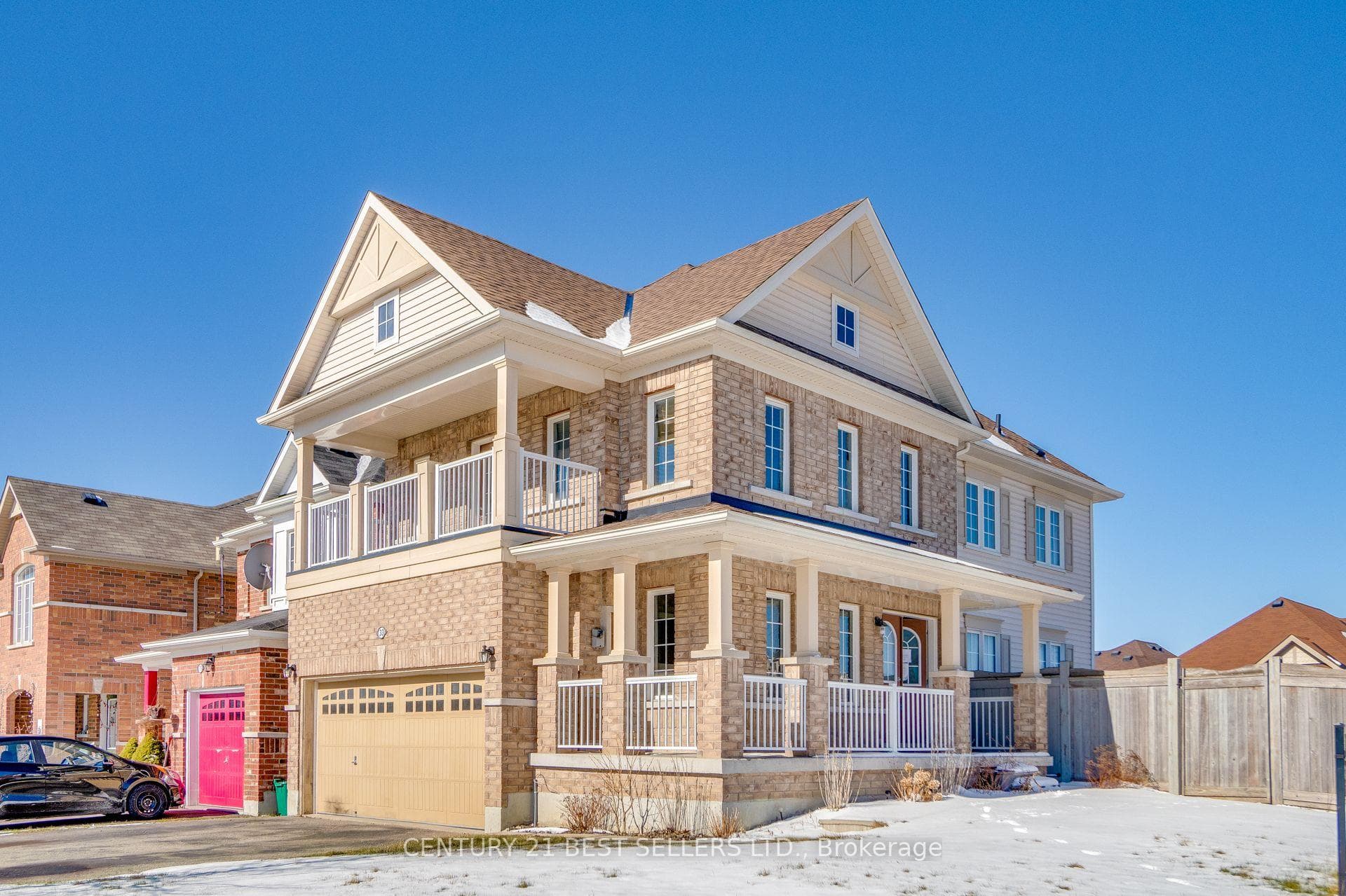 33 Devlin Crescent photo 2