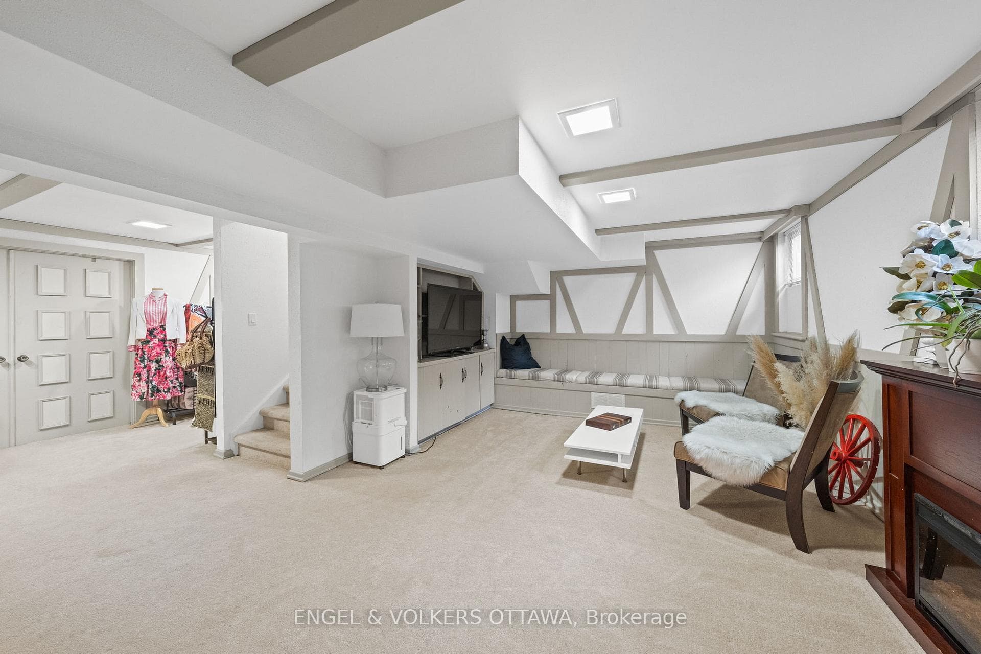 1 Erinlea Court photo 35