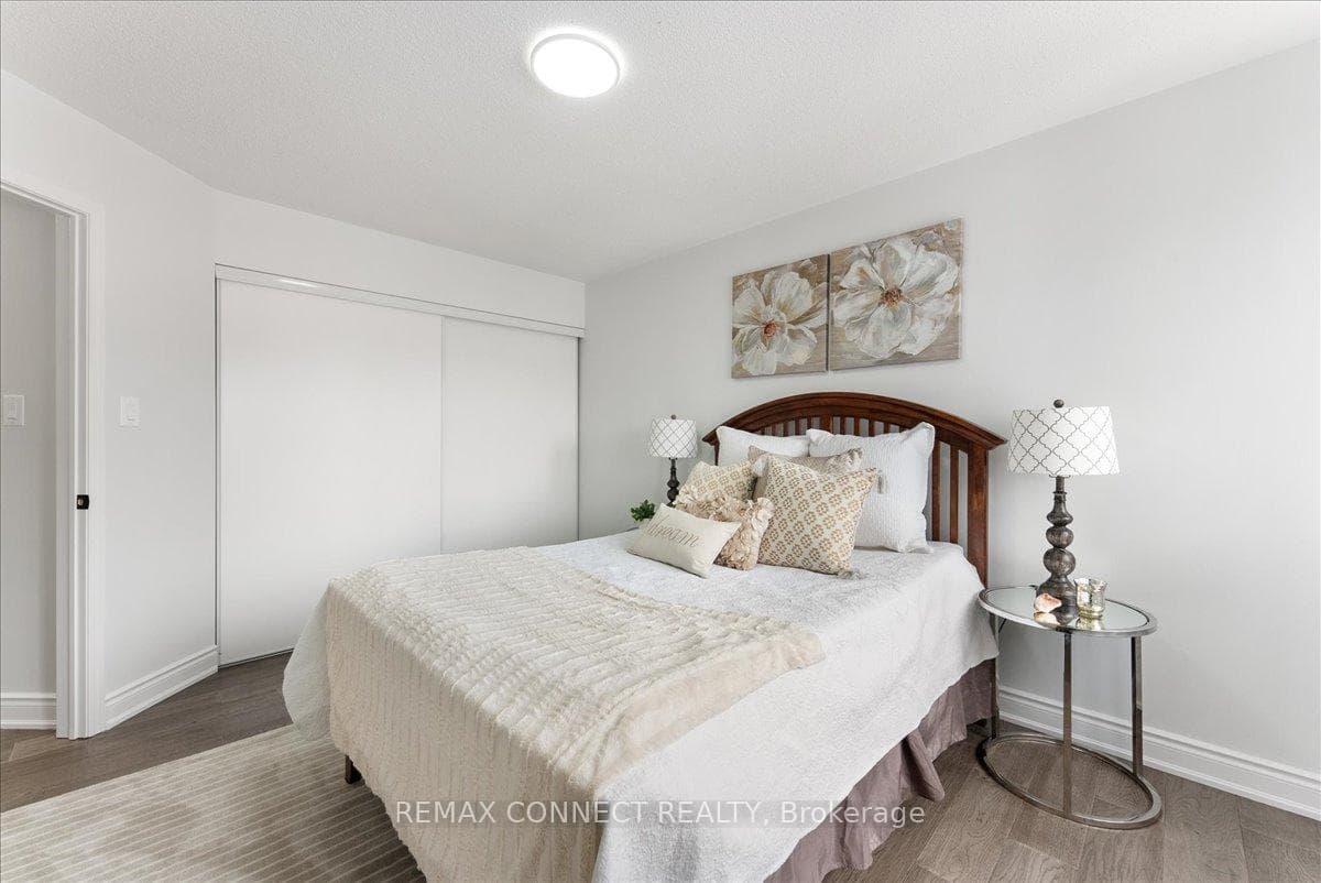 94 Todhunter Crescent photo 26