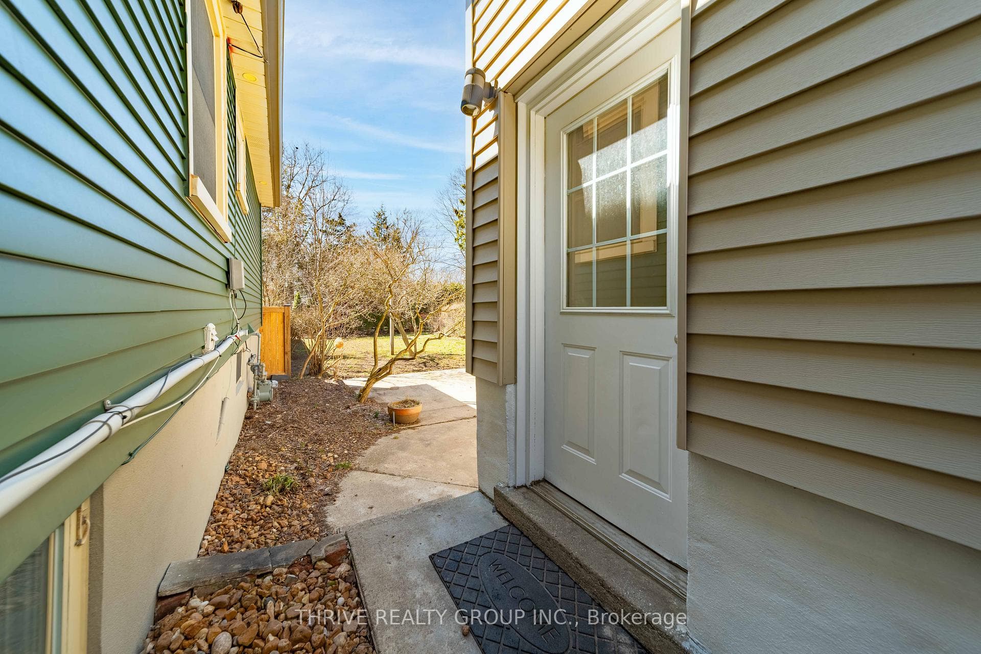 123 Thornton Avenue photo 29