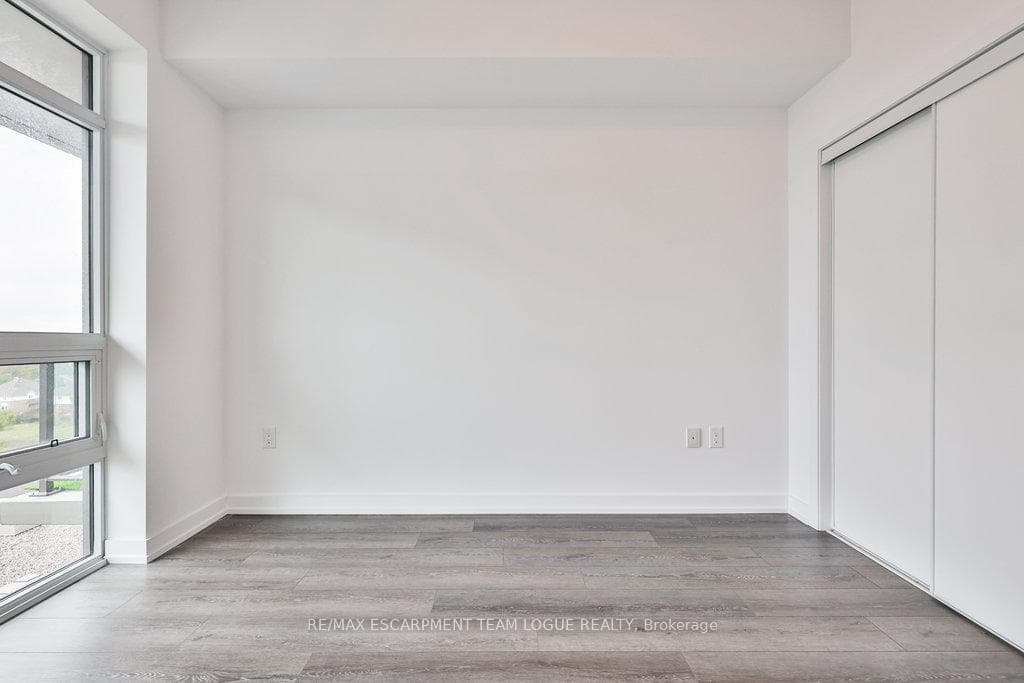 470 DUNDAS Street Unit 813 photo 27