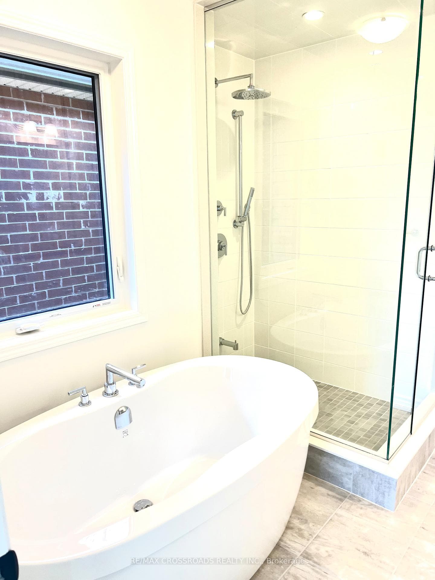 1421 Mockingbird Square photo 17