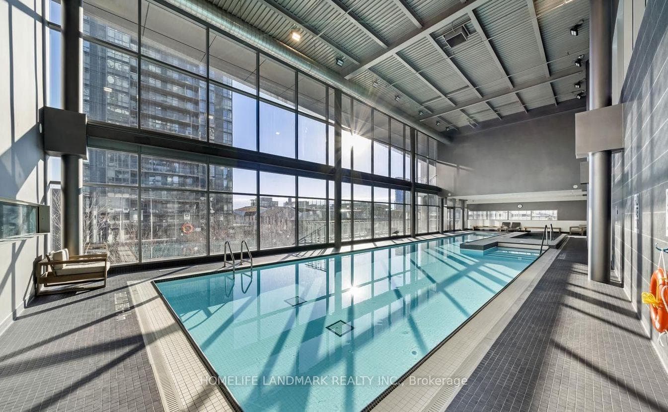 4K Spadina Avenue Unit 1801 photo 5