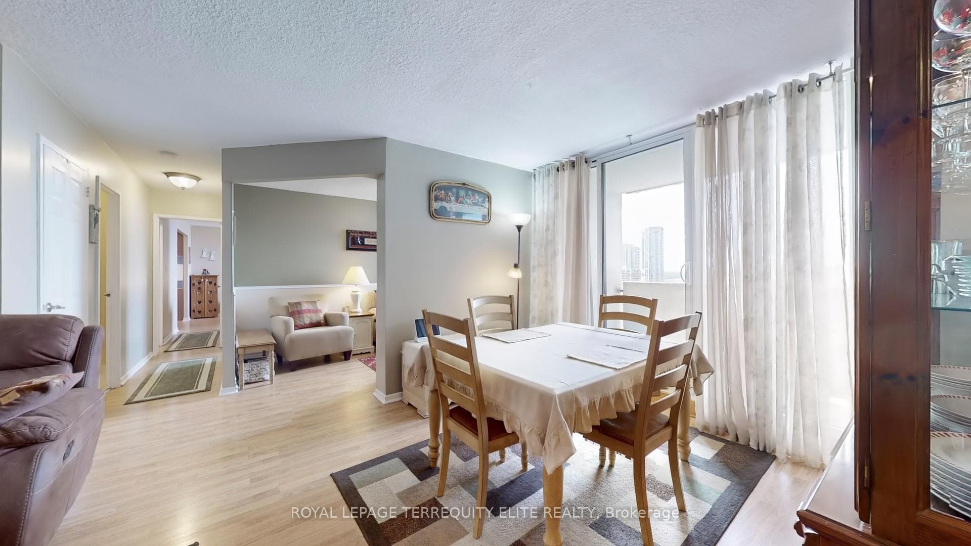 10 Muirhead Road Unit 1810 photo 9