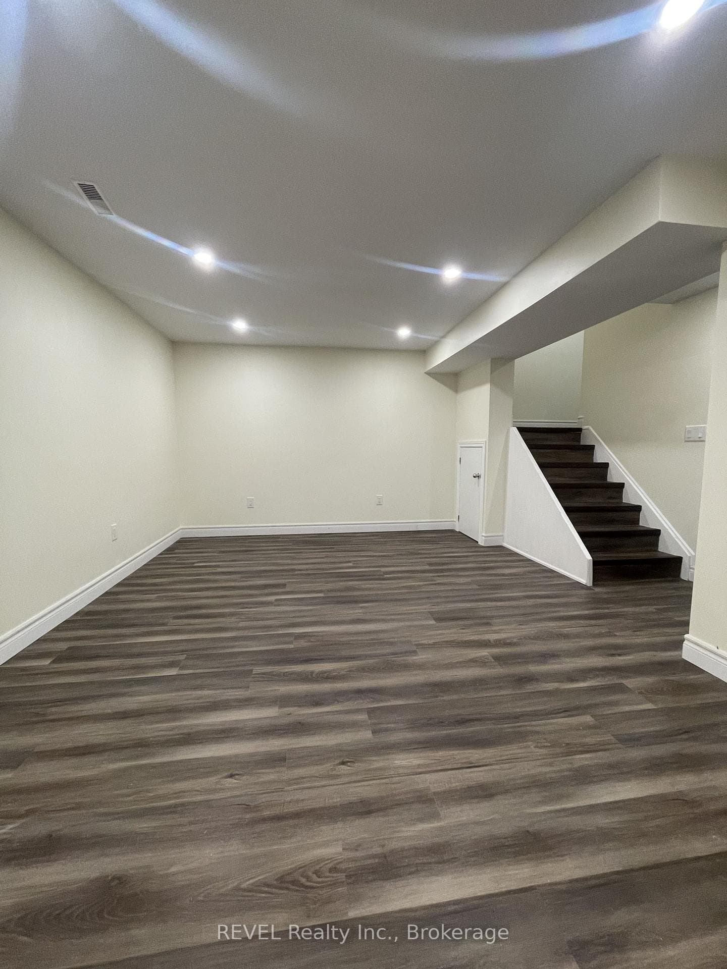 24 Rembrandt Drive photo 25