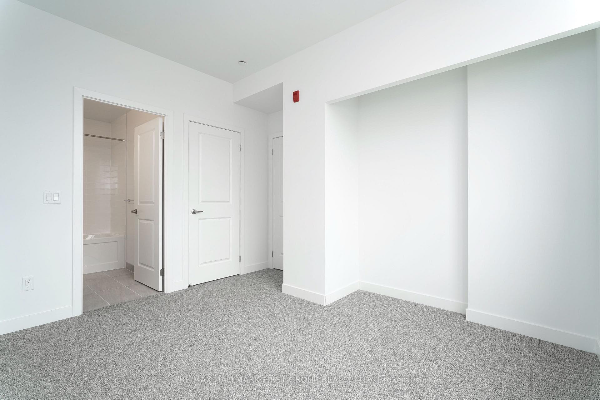 1010 Dundas Street Unit 216 photo 7