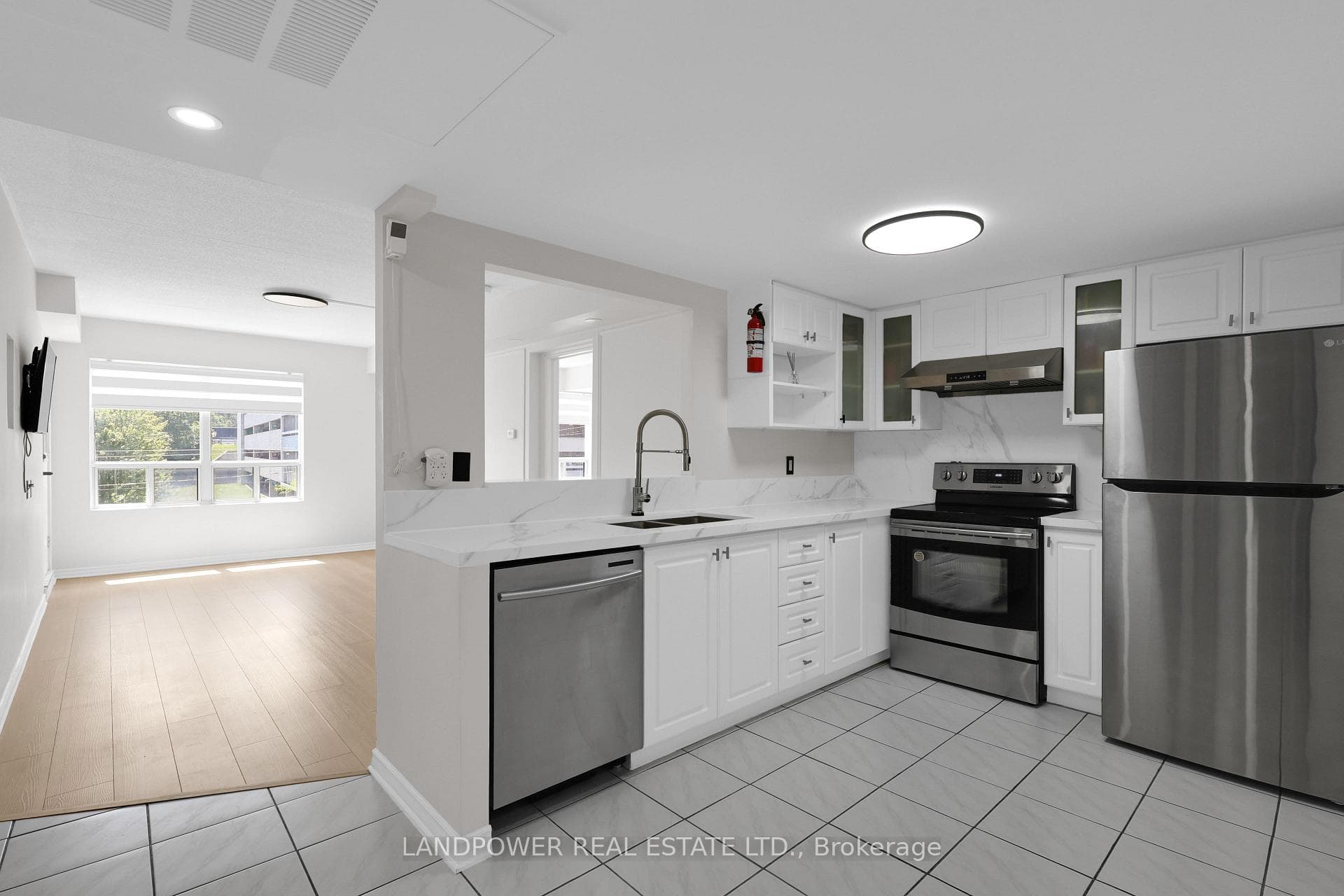 160 Wellington Street Unit 301 photo 47