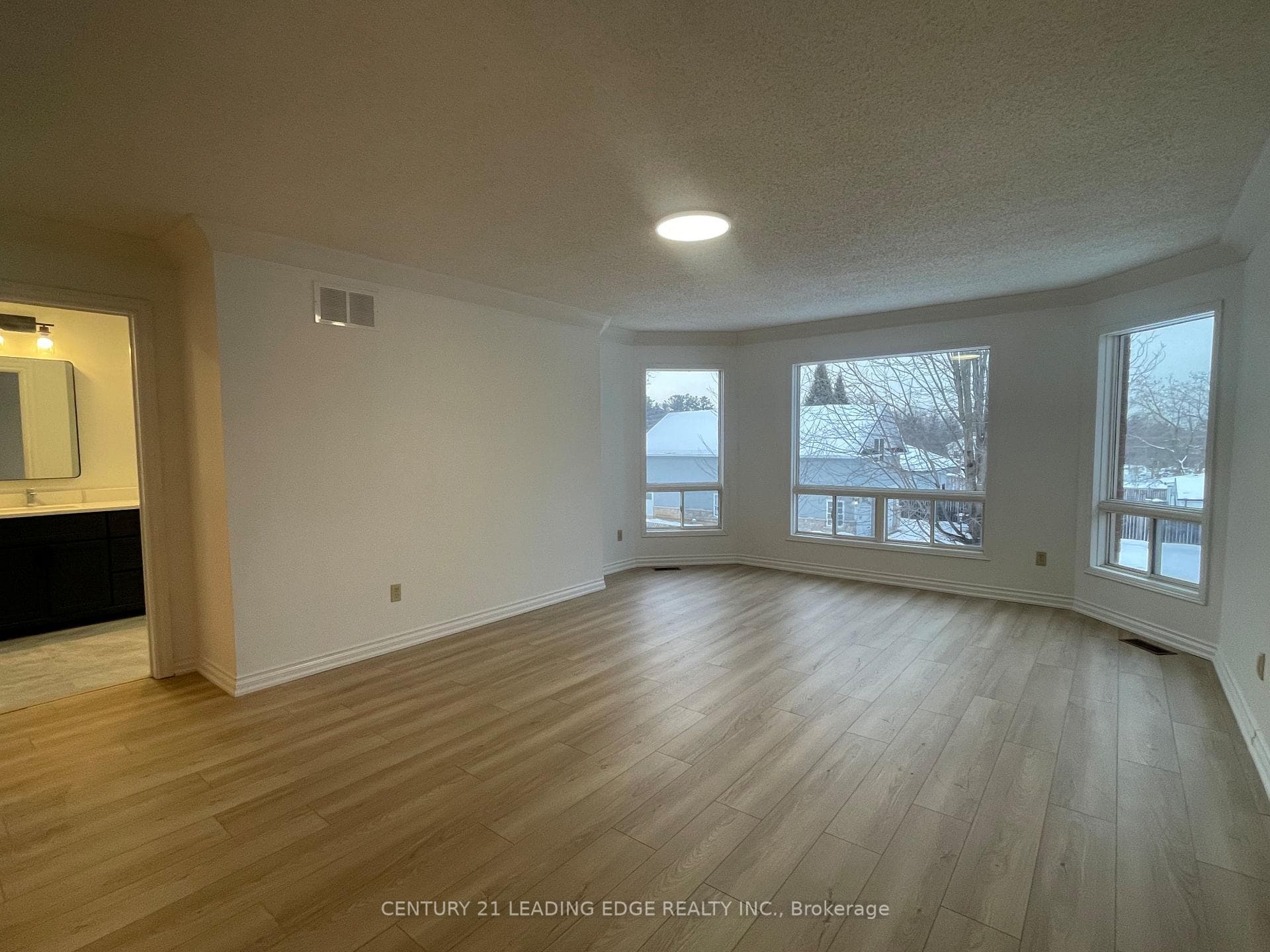 896 Darwin Drive Unit Main photo 9