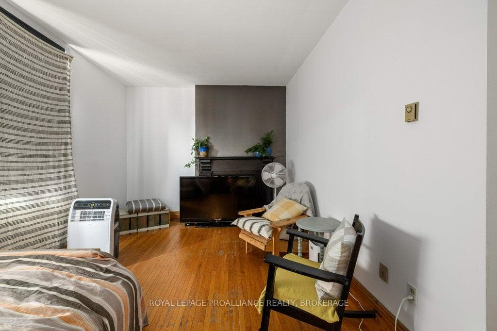 130 King Street East / 45 West Street N/A photo 15