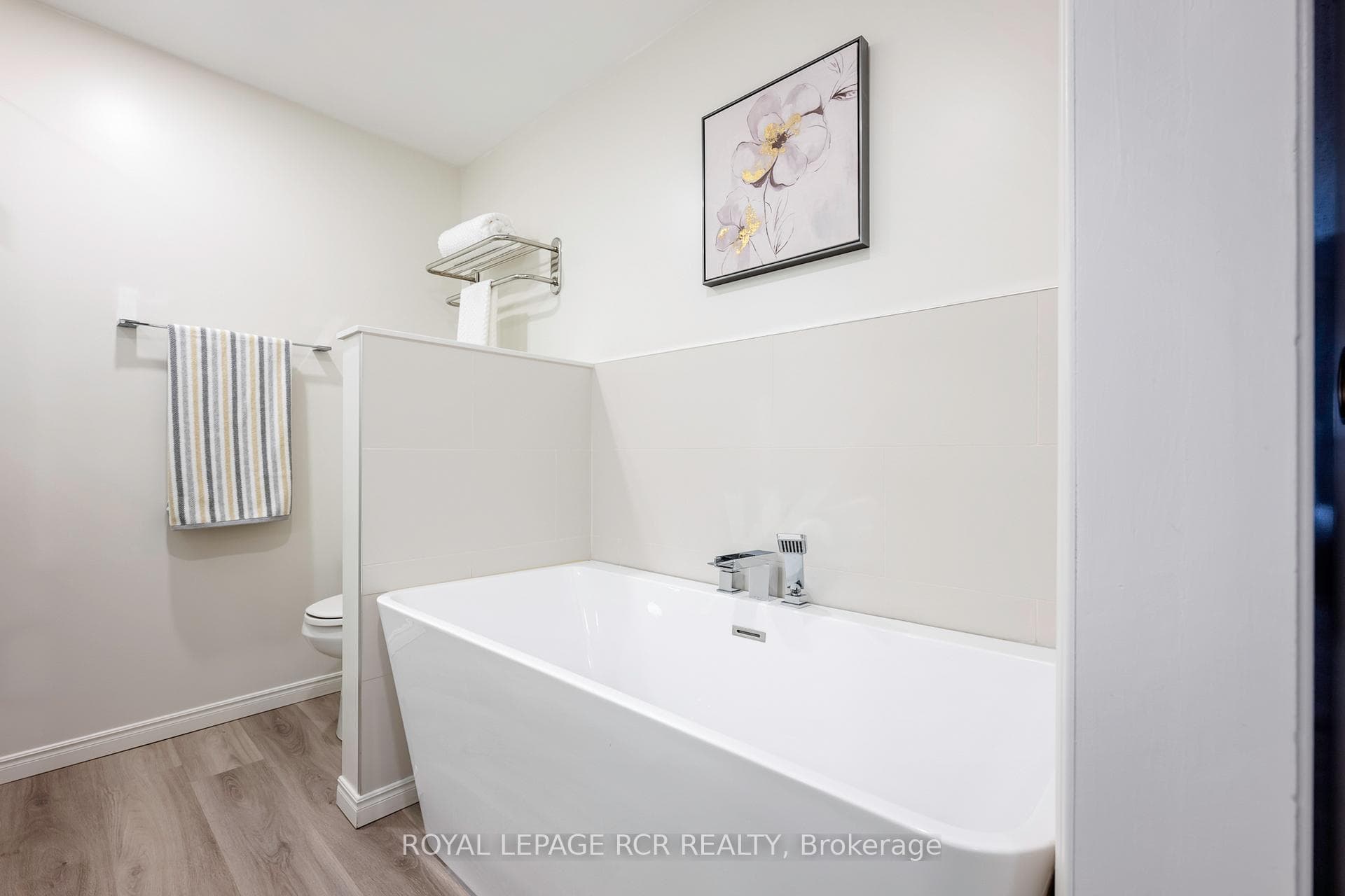 Soaker tub