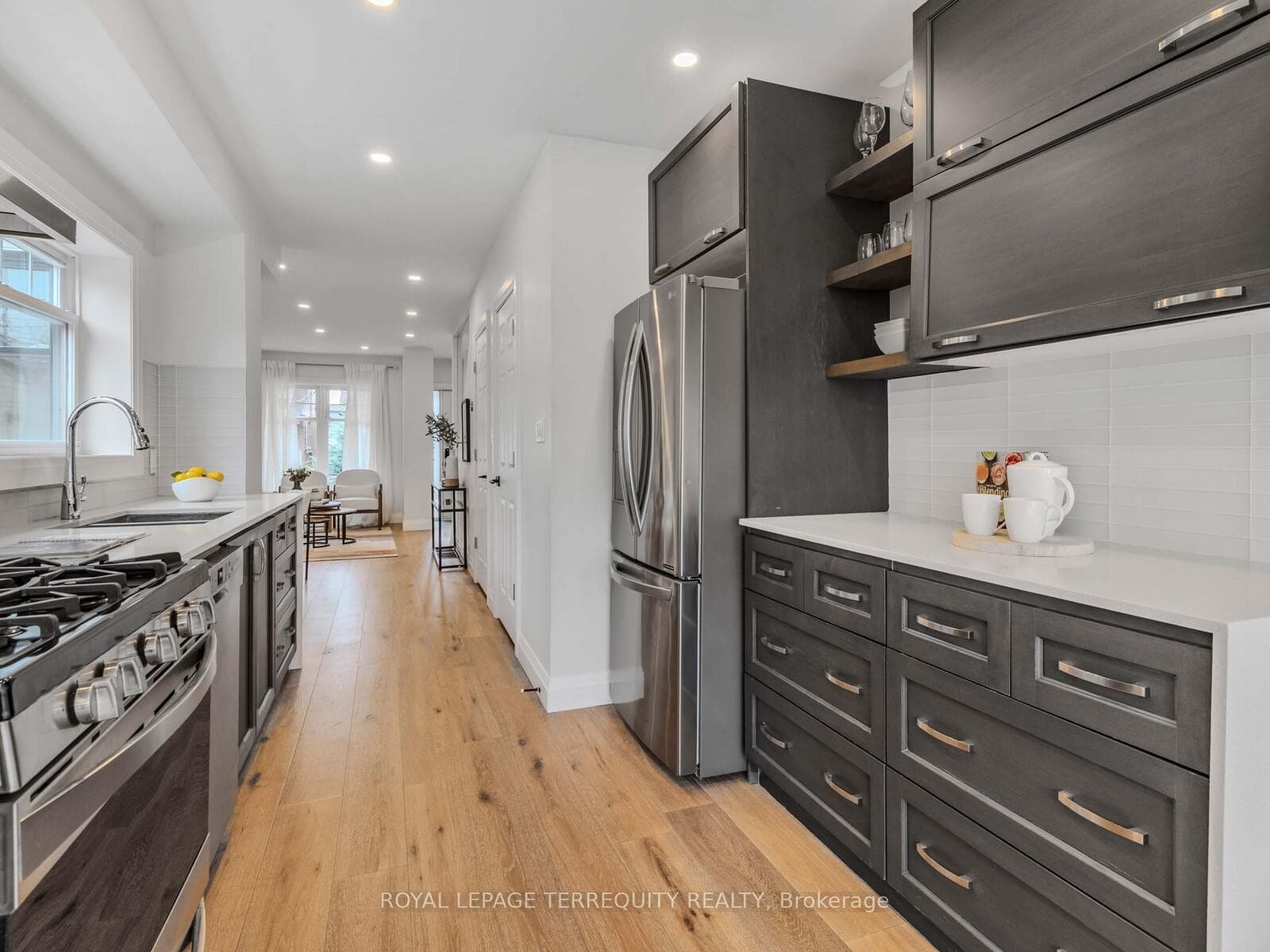 113 Sellers Avenue photo 9