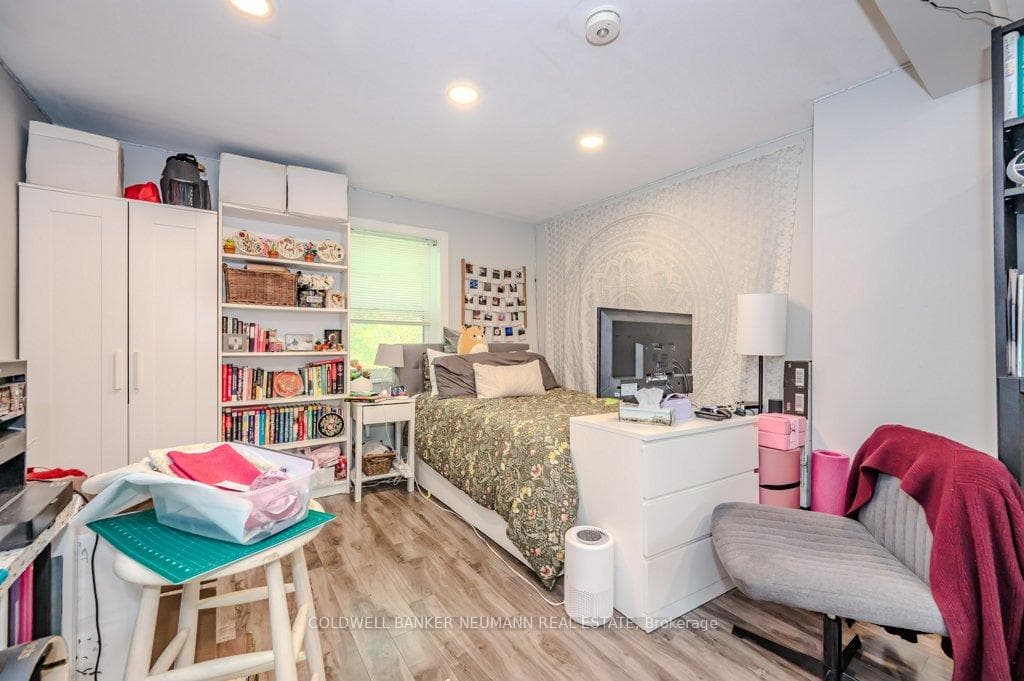 47 College Avenue photo 20