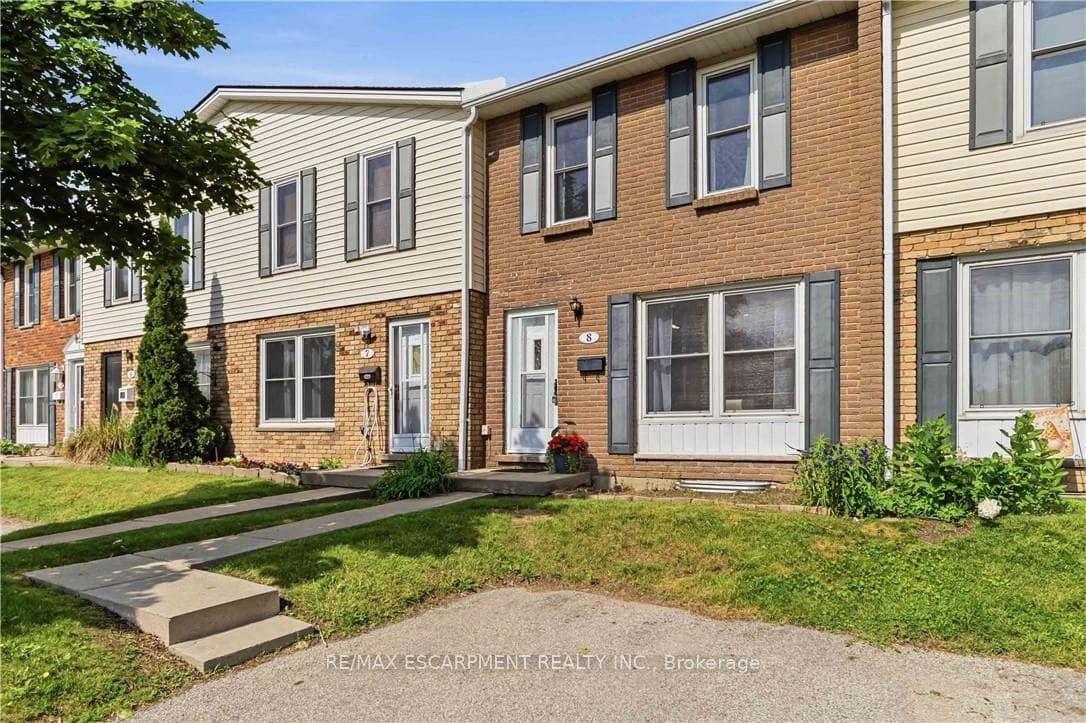 596 GREY Street Unit 8 photo 4