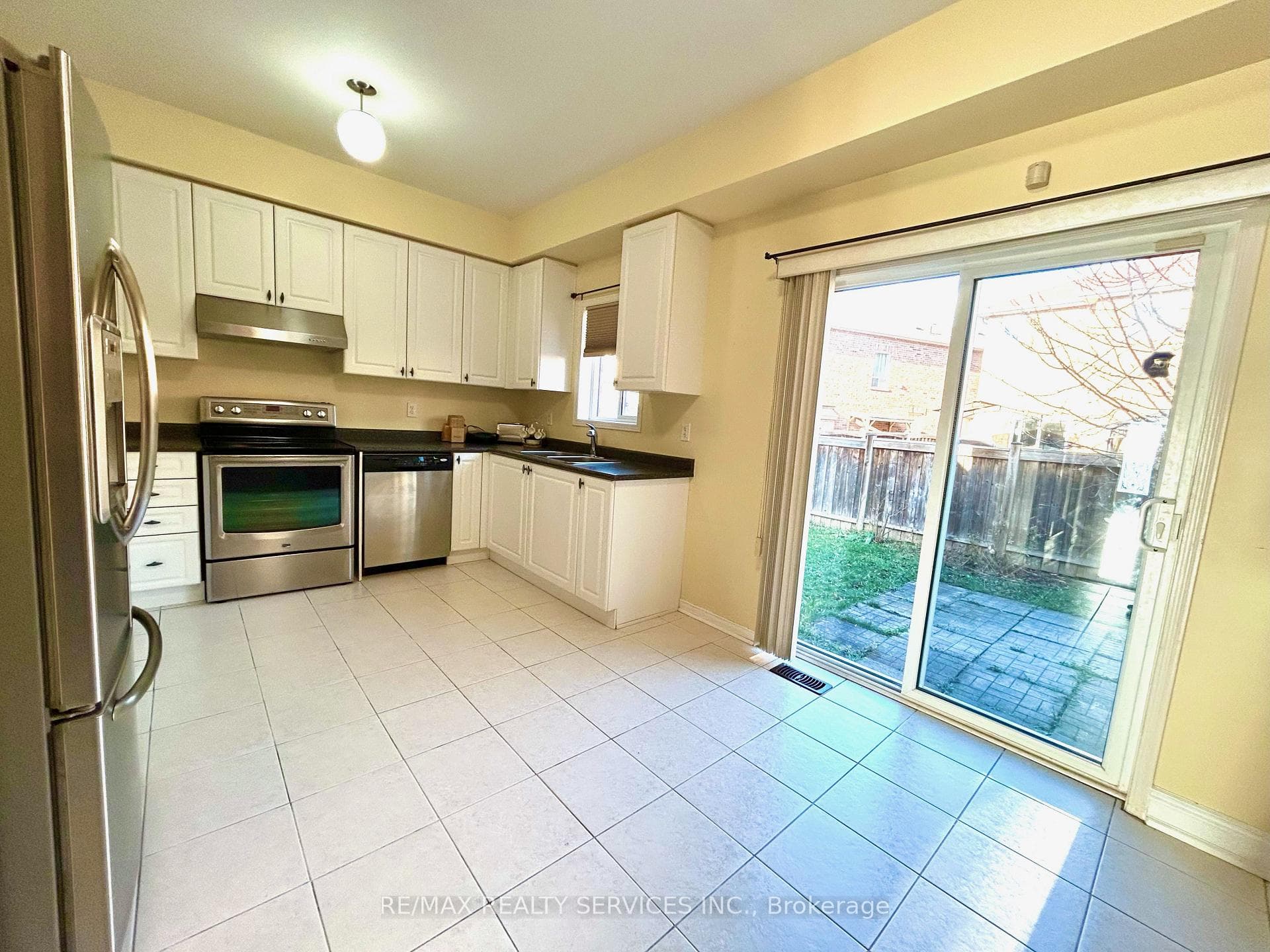 37 Abbotsbury Drive photo 9