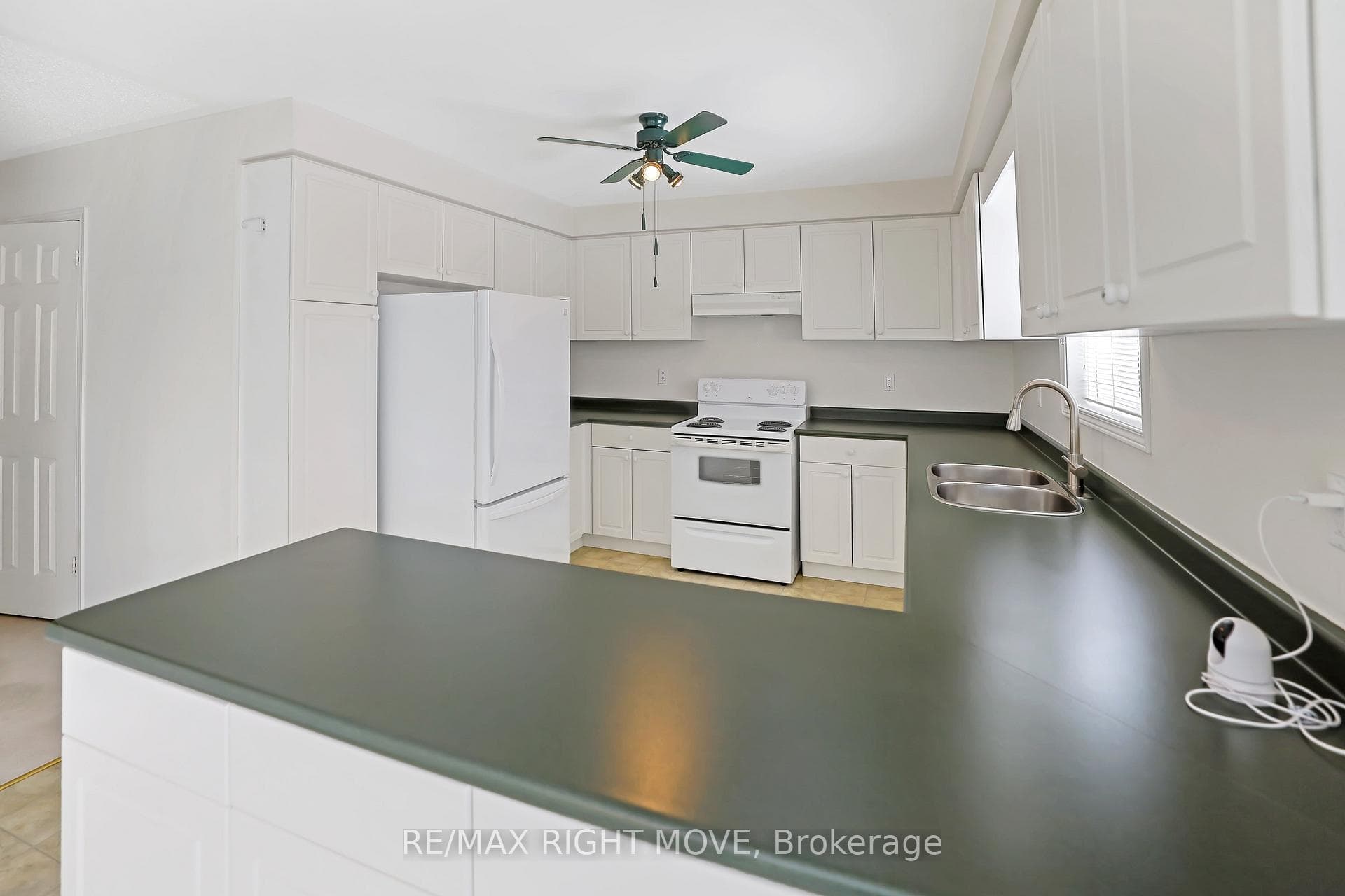 4 Carter Crescent photo 15