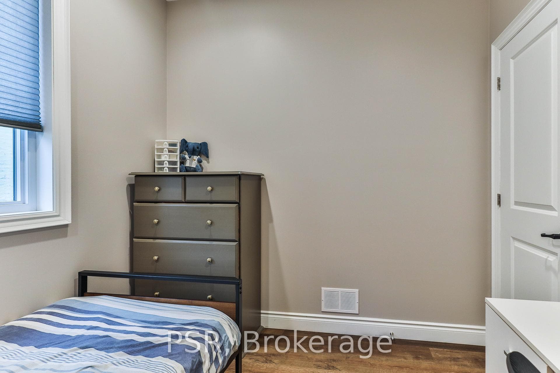 174 Albert Street photo 20