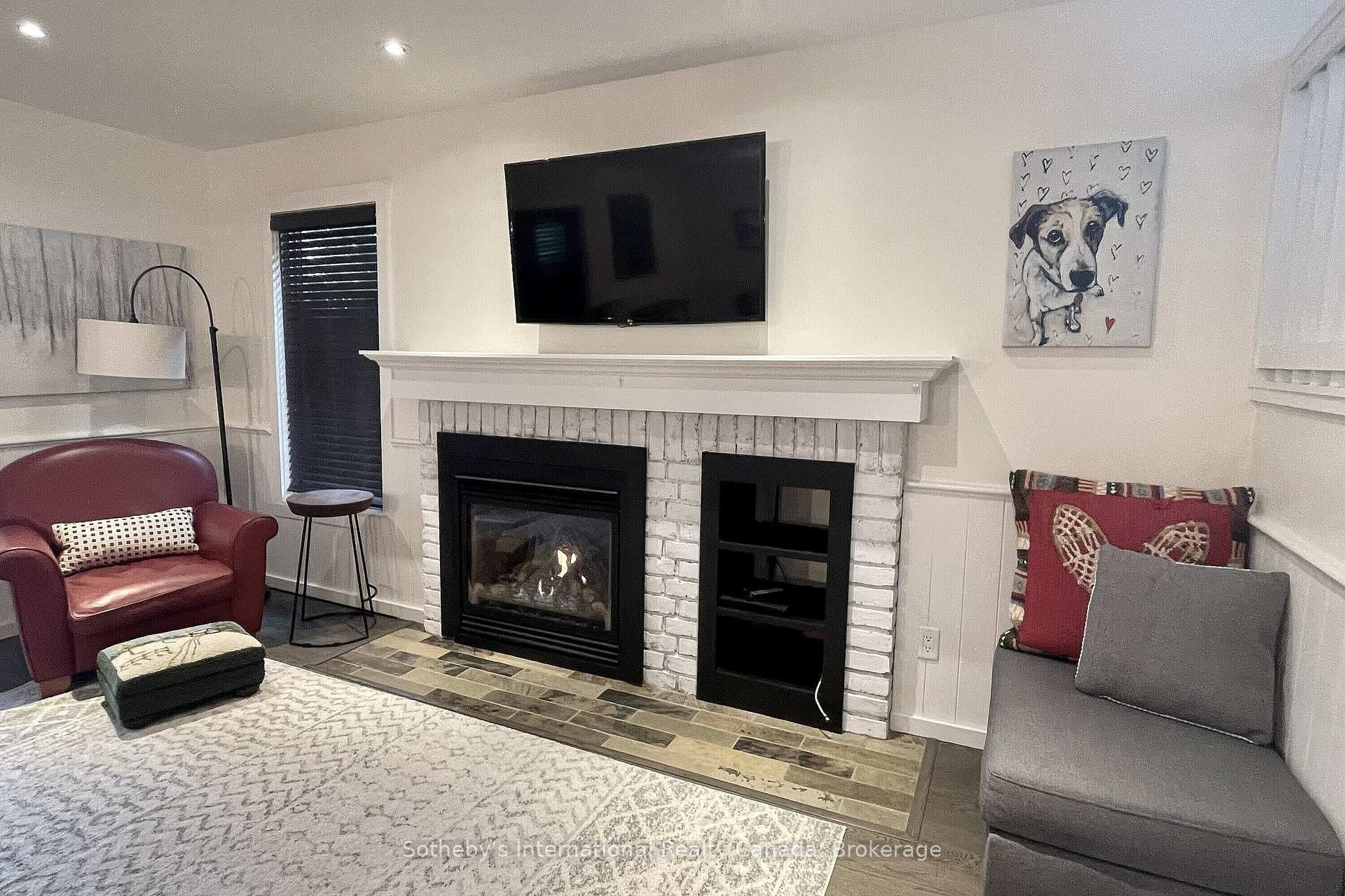 571 OXBOW Crescent photo 12