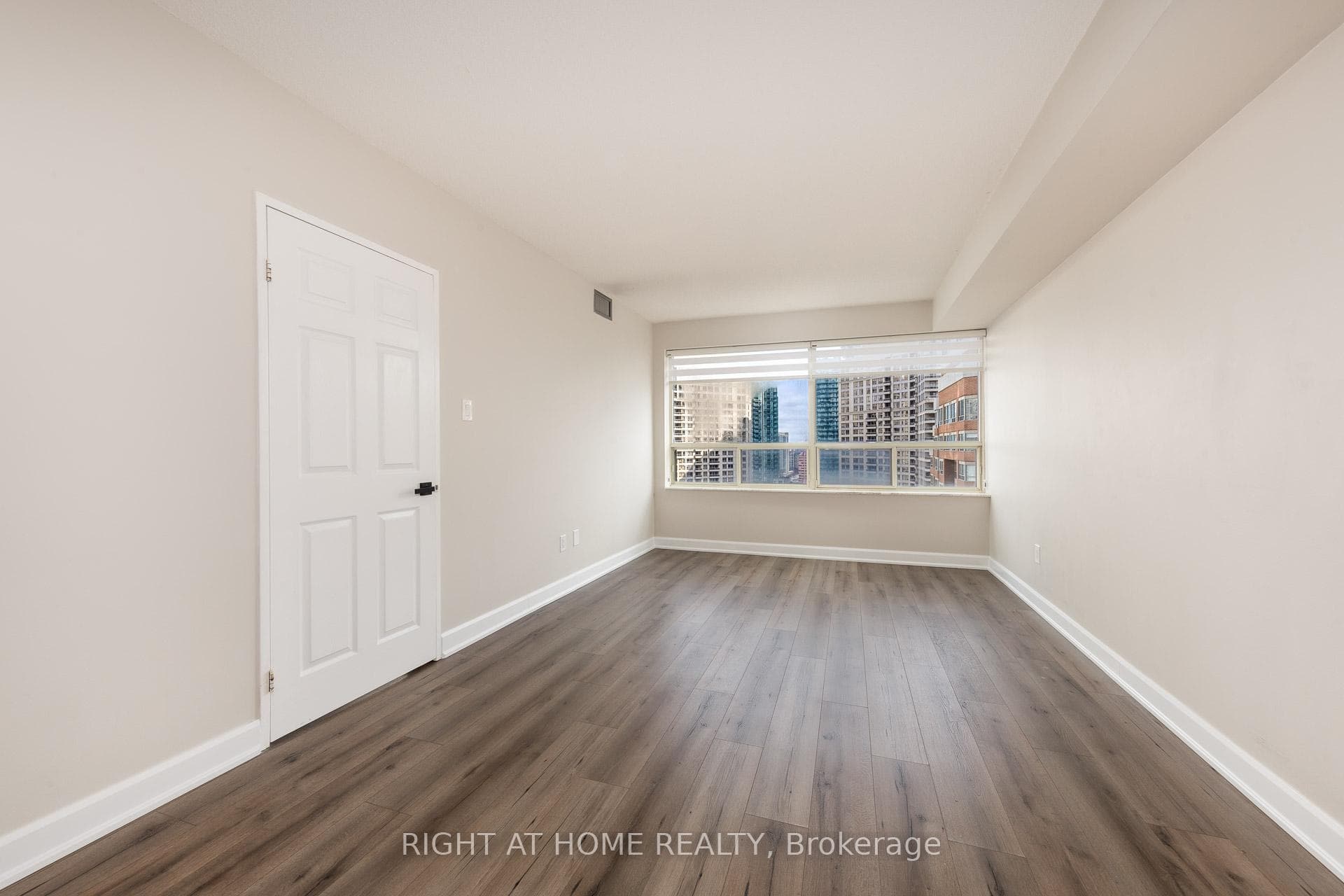 335 WEBB Drive Unit PH104 photo 21